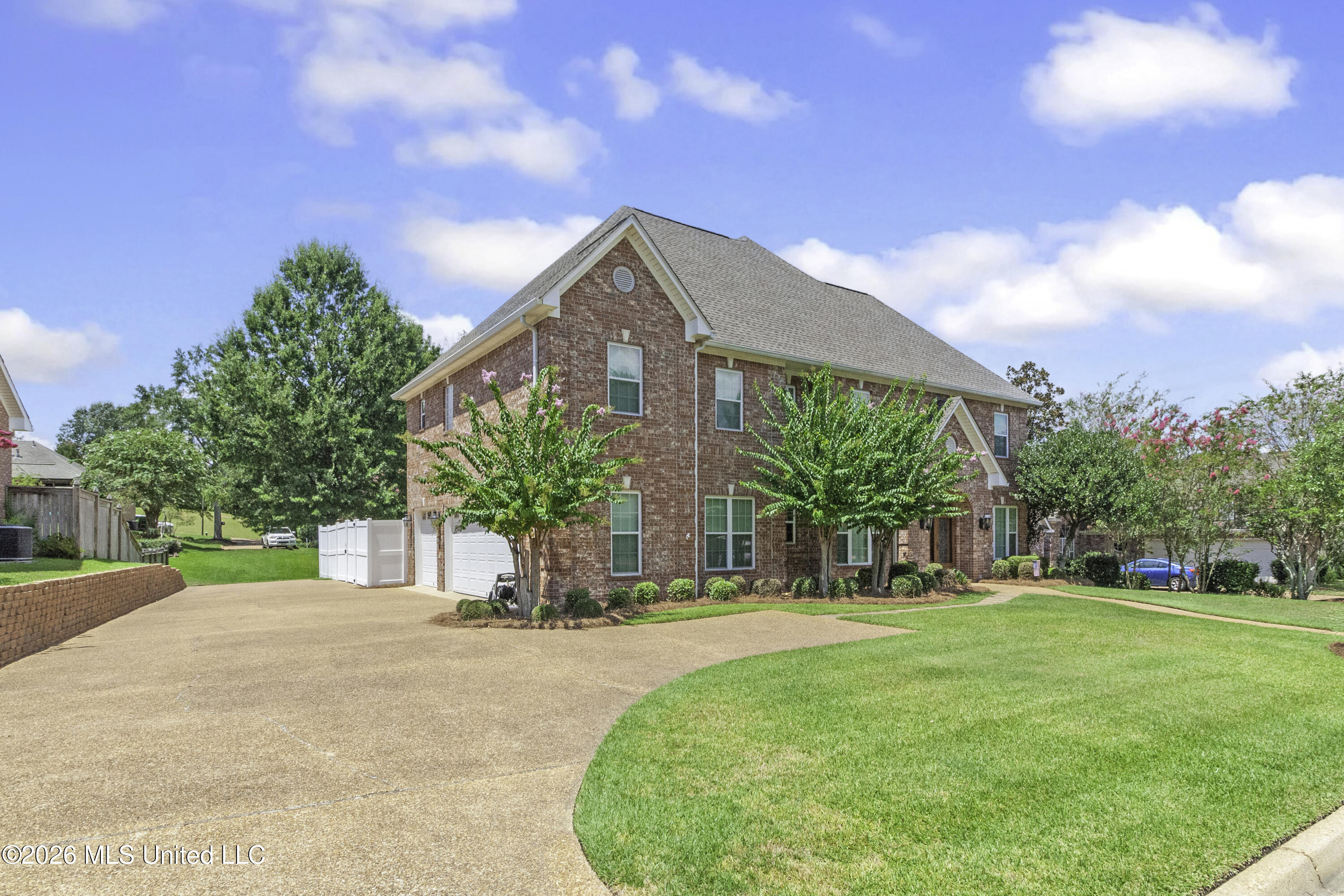 667 April Sound Property Photo 4