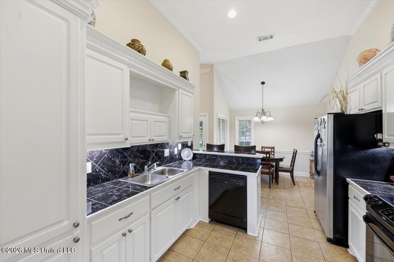 519 Planters Drive Property Photo 12