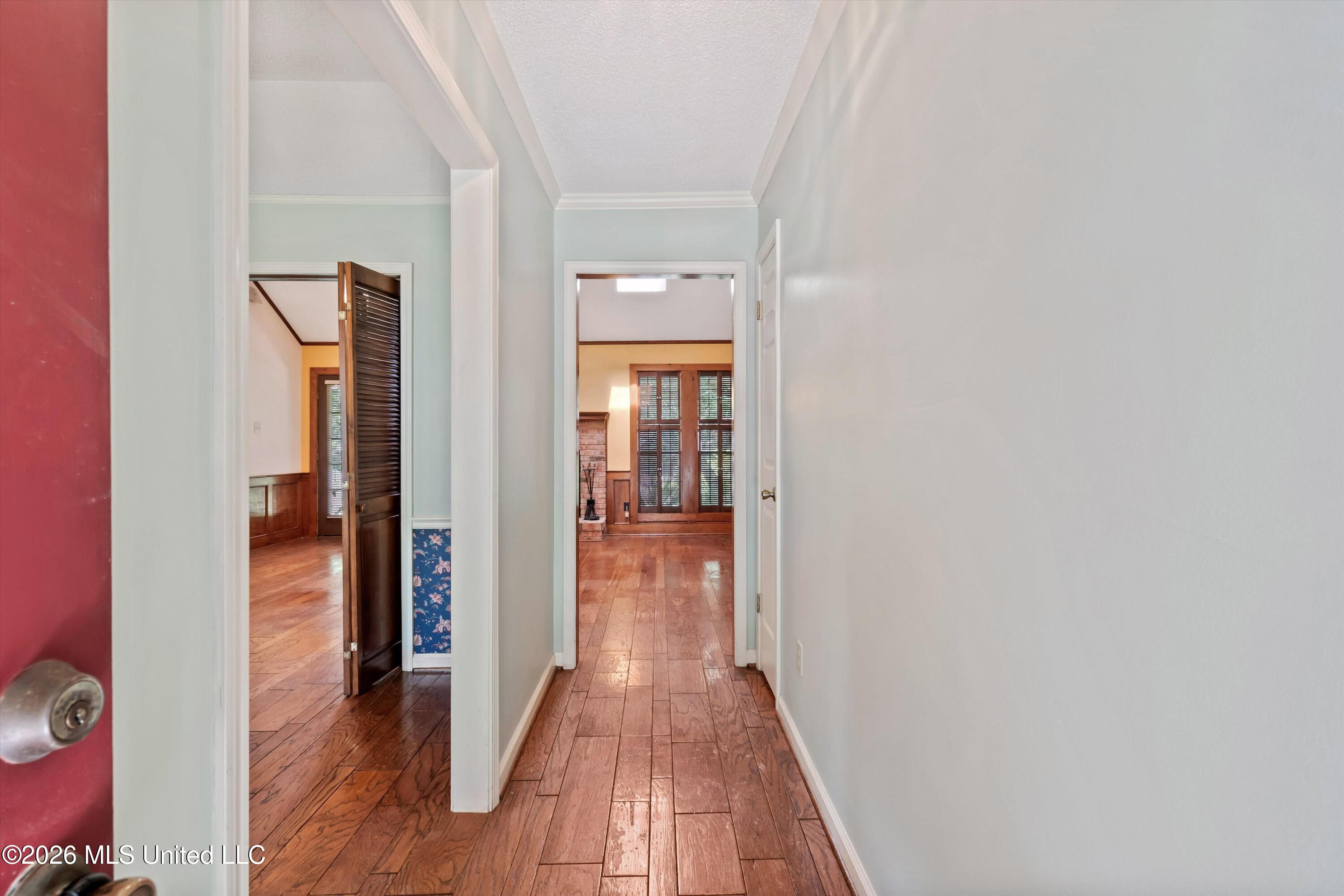 1023 Hunters Point Drive Property Photo 4