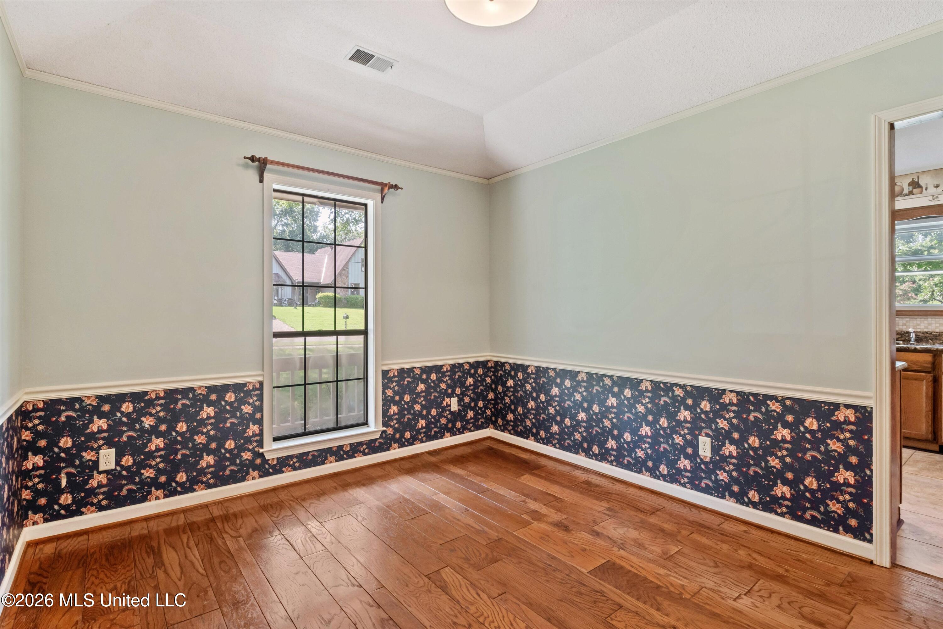 1023 Hunters Point Drive Property Photo 5