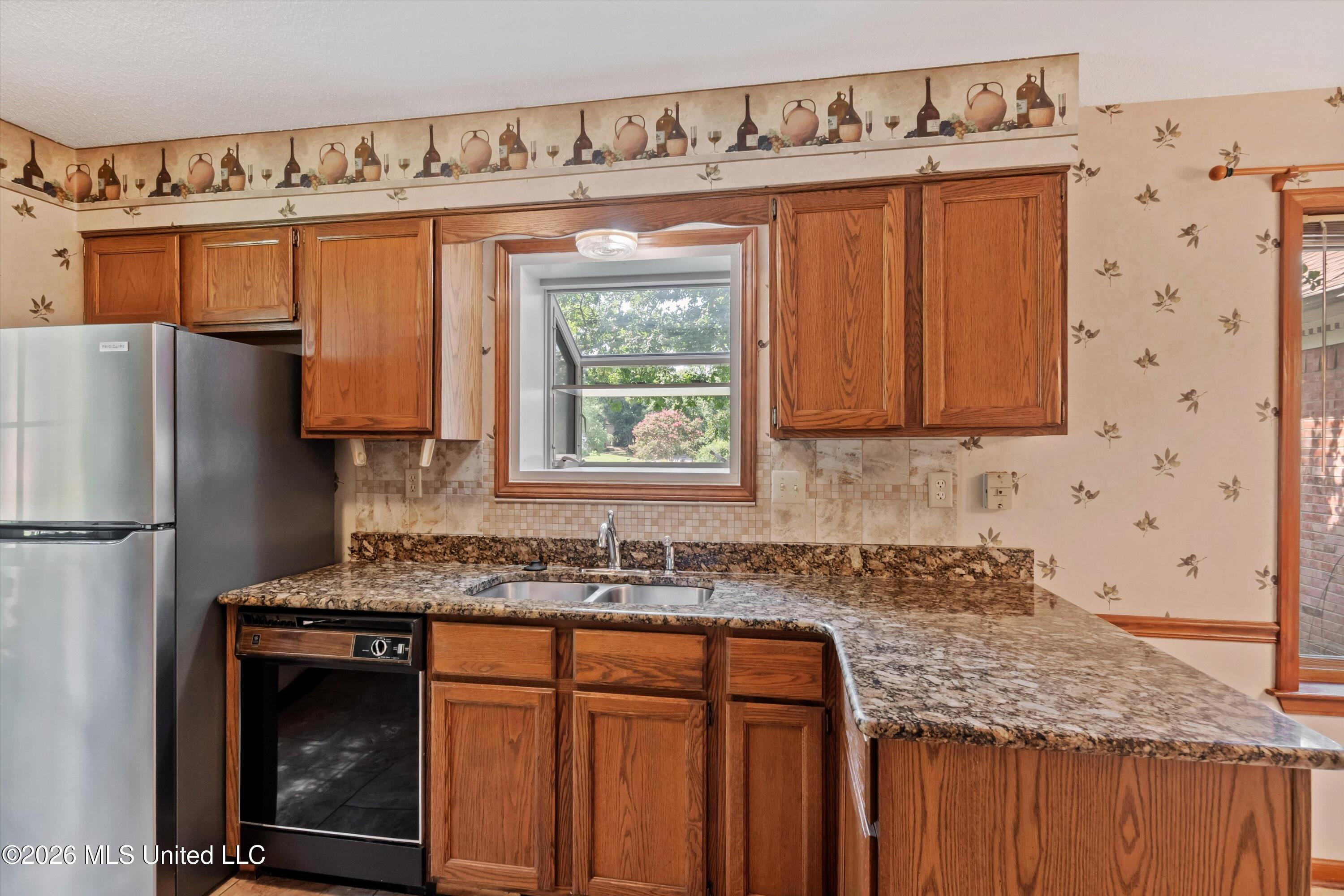 1023 Hunters Point Drive Property Photo 10