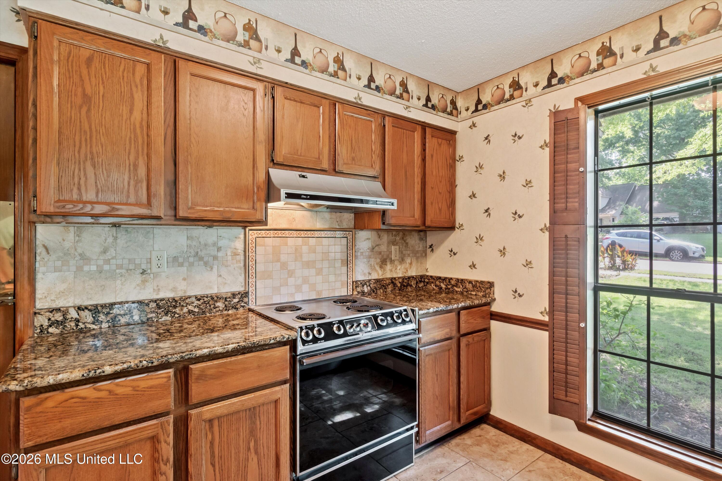1023 Hunters Point Drive Property Photo 13
