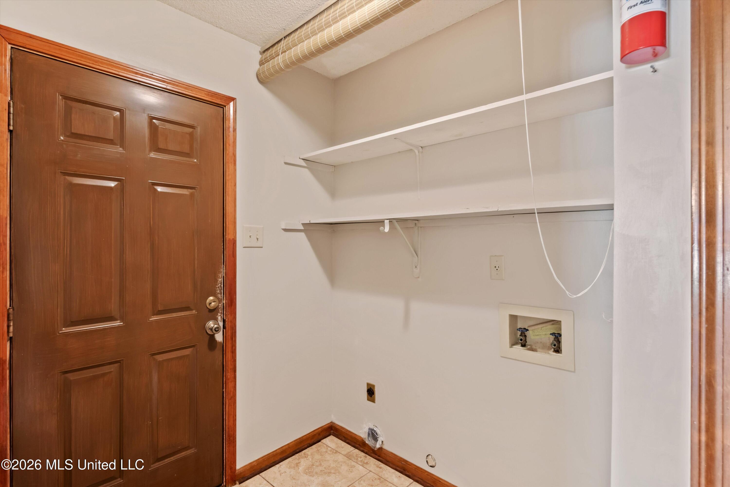 1023 Hunters Point Drive Property Photo 14