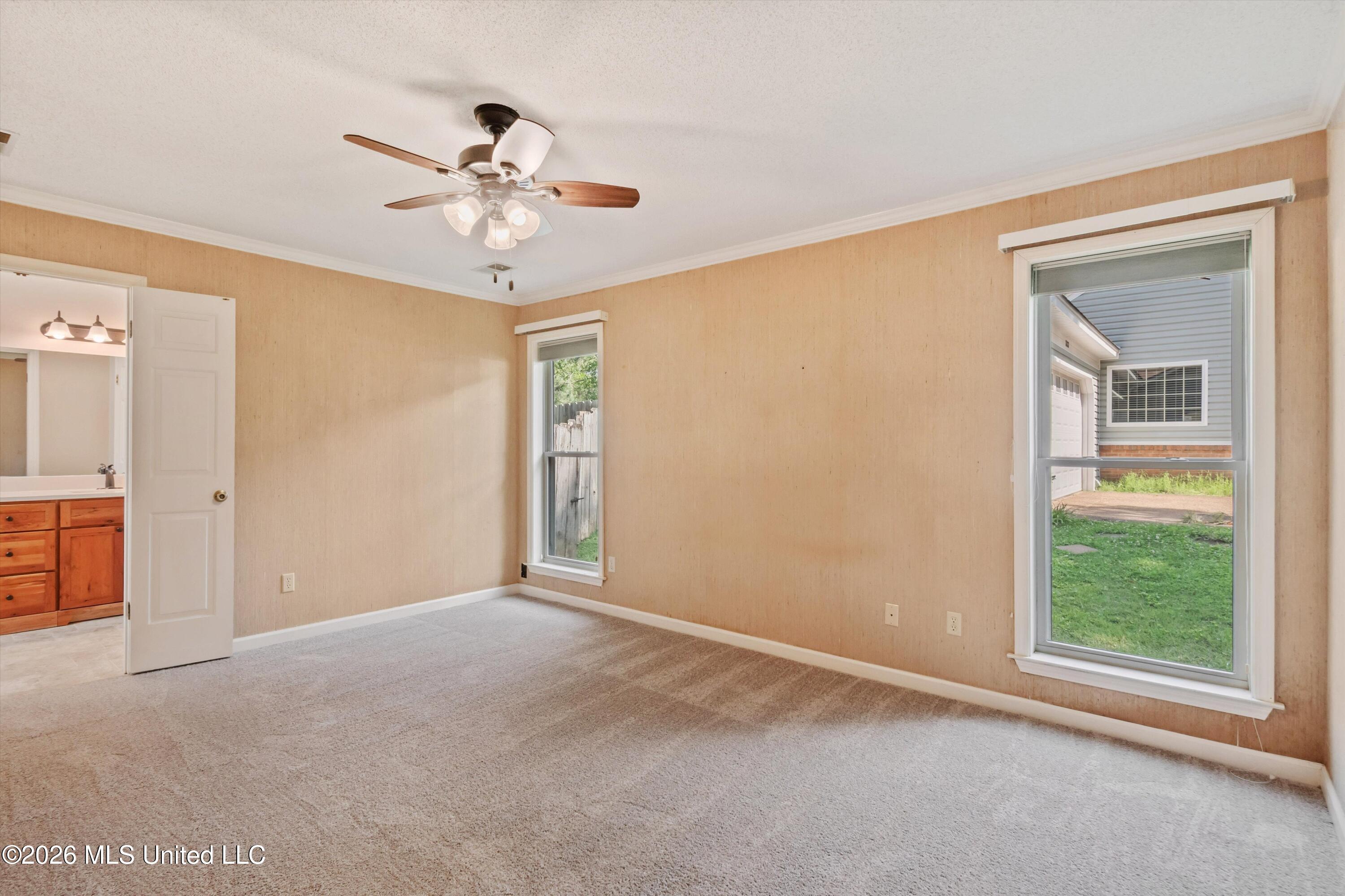 1023 Hunters Point Drive Property Photo 17