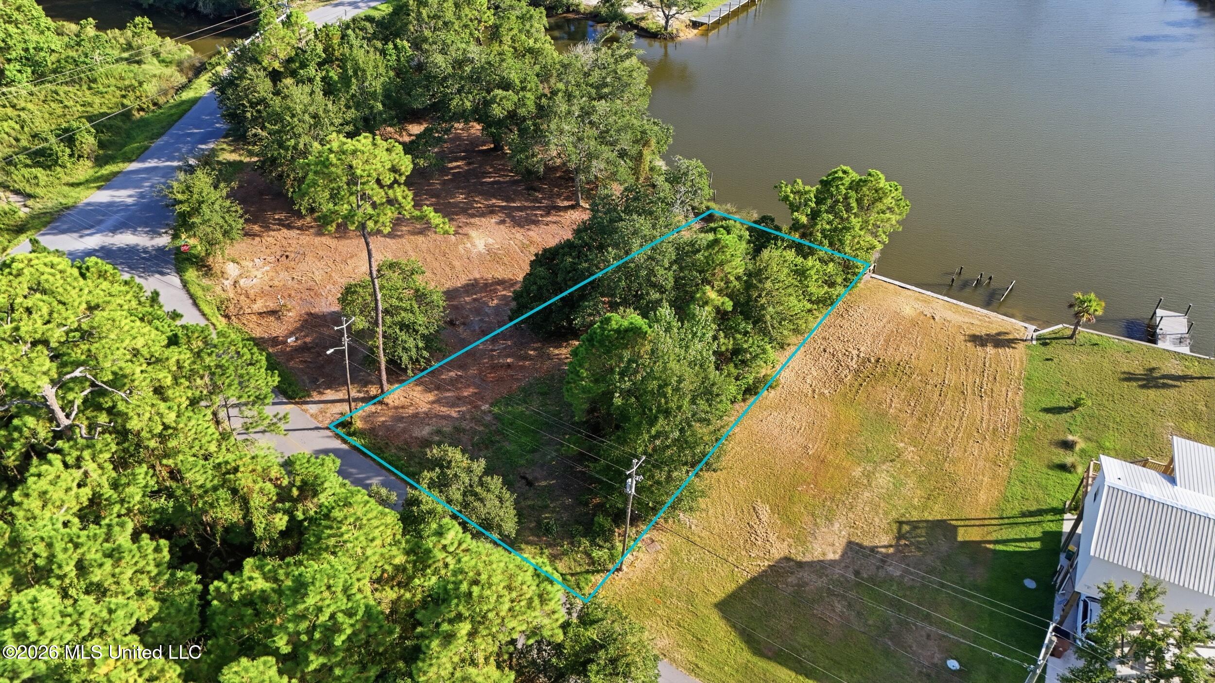 350 Poindexter Drive Property Photo 6