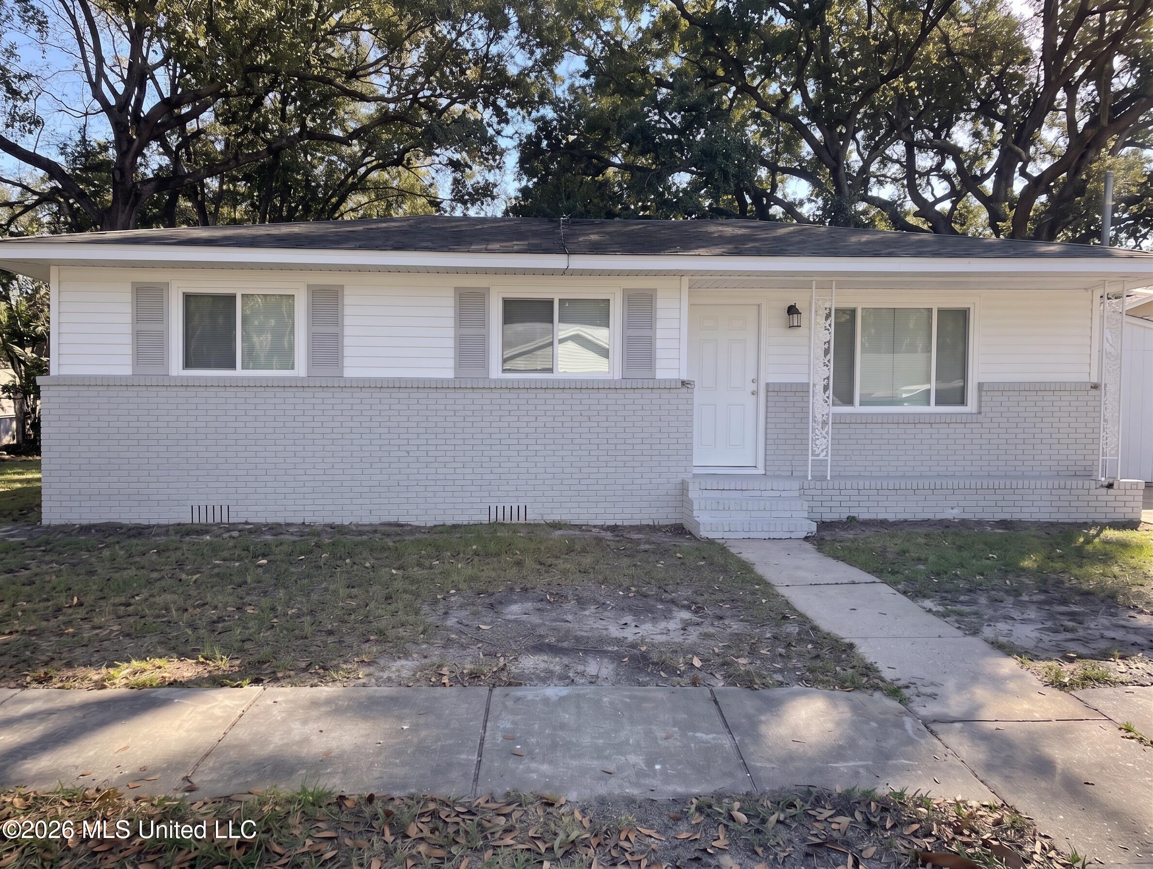 1906 Harrison Avenue Property Photo 1