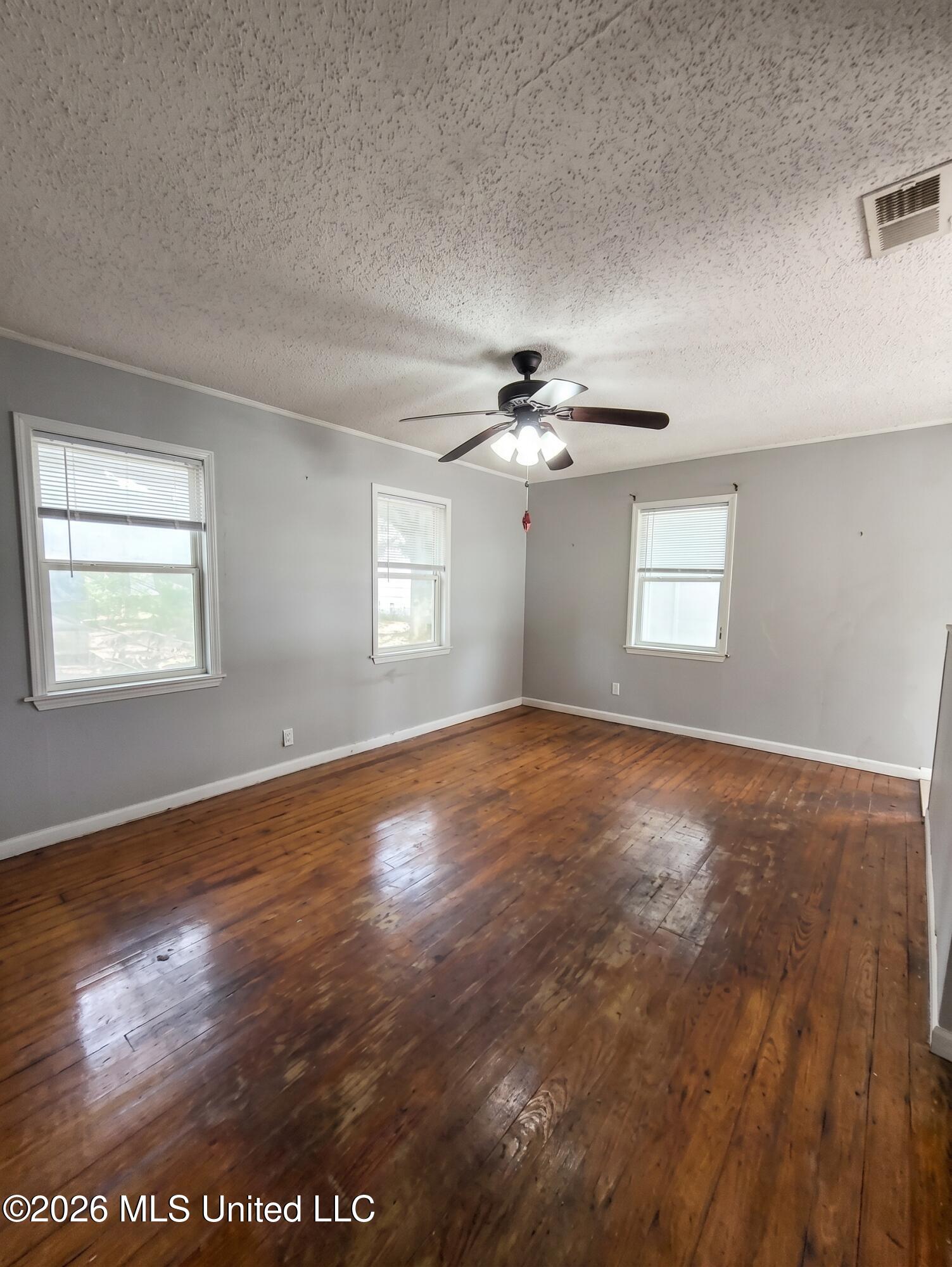 1906 Harrison Avenue Property Photo 2