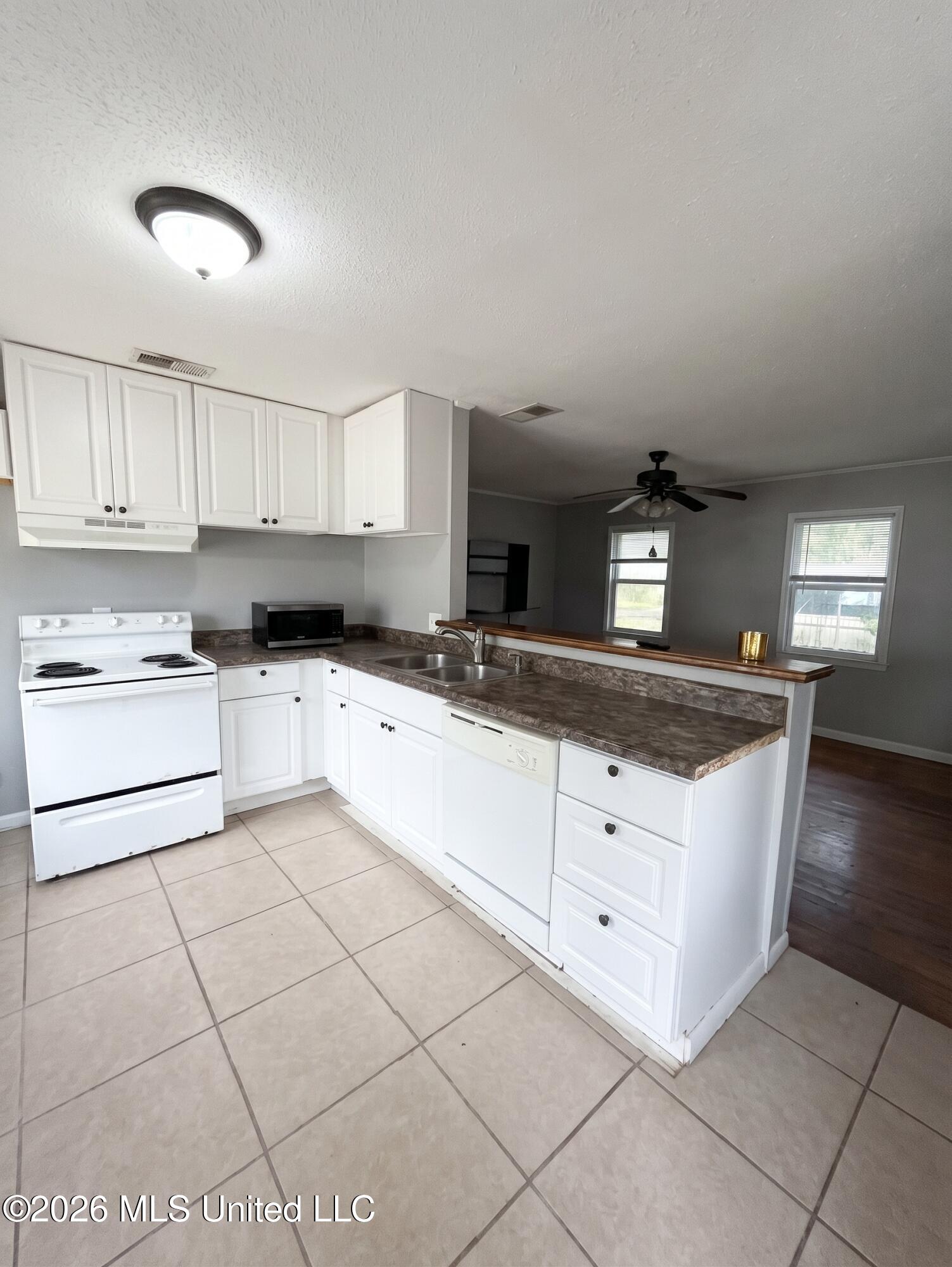 1906 Harrison Avenue Property Photo 3