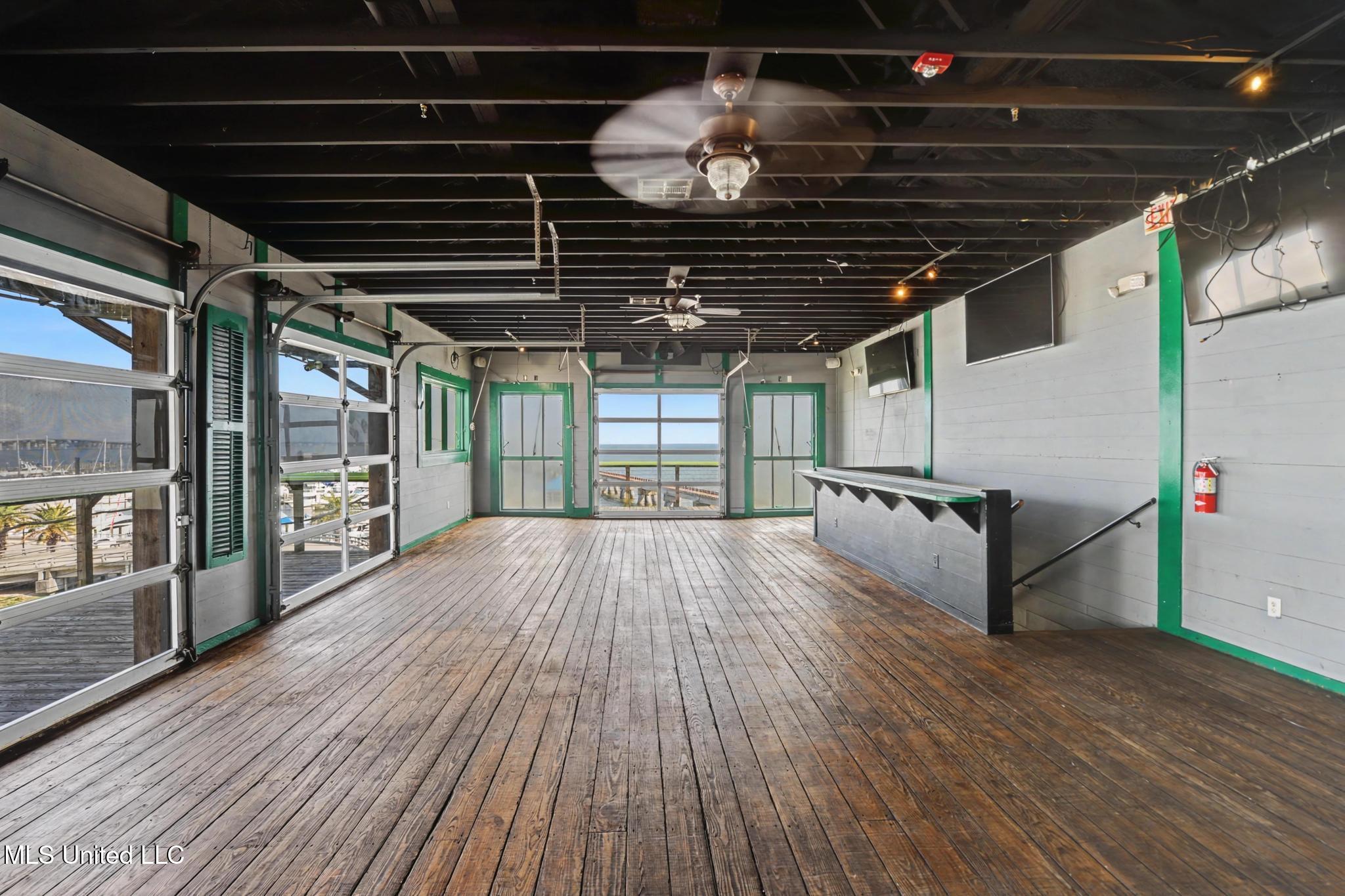 113 S Beach Boulevard Property Photo 7