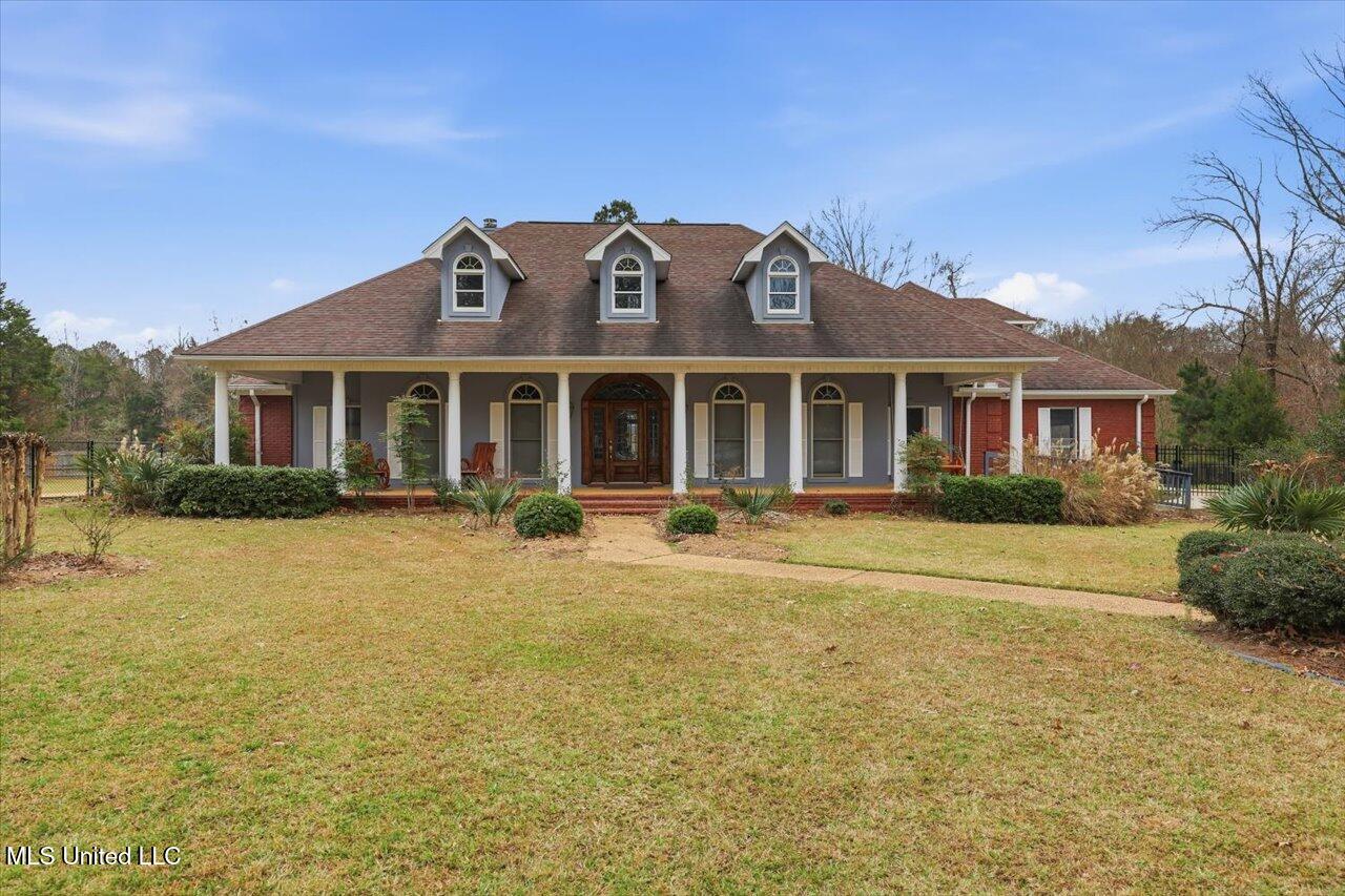 112 Saddle Creek Cove Property Photo 1