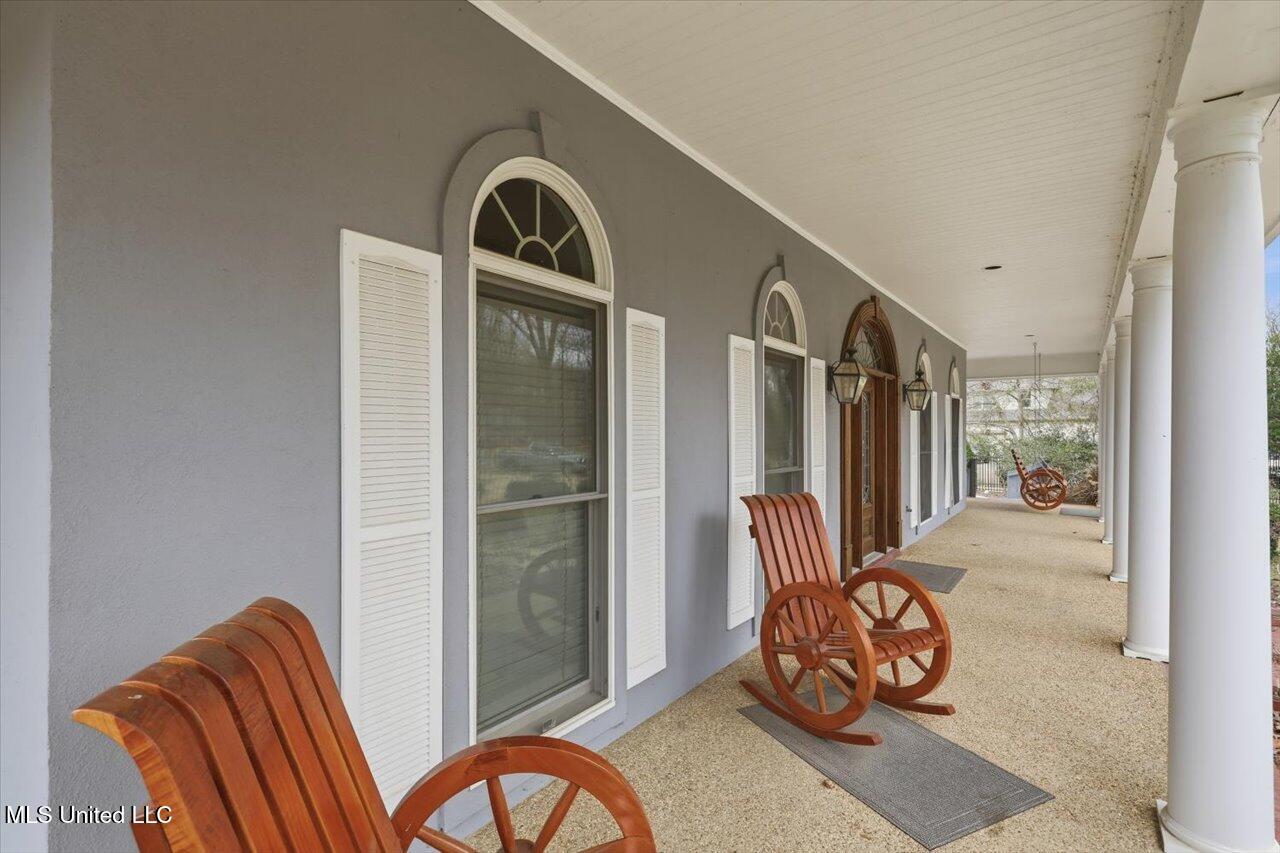 112 Saddle Creek Cove Property Photo 5