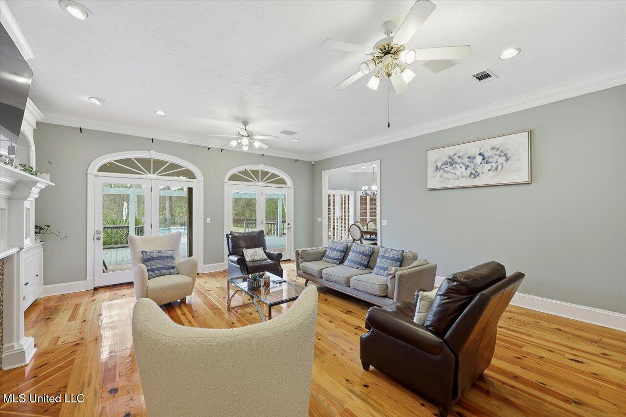 112 Saddle Creek Cove Property Photo 9