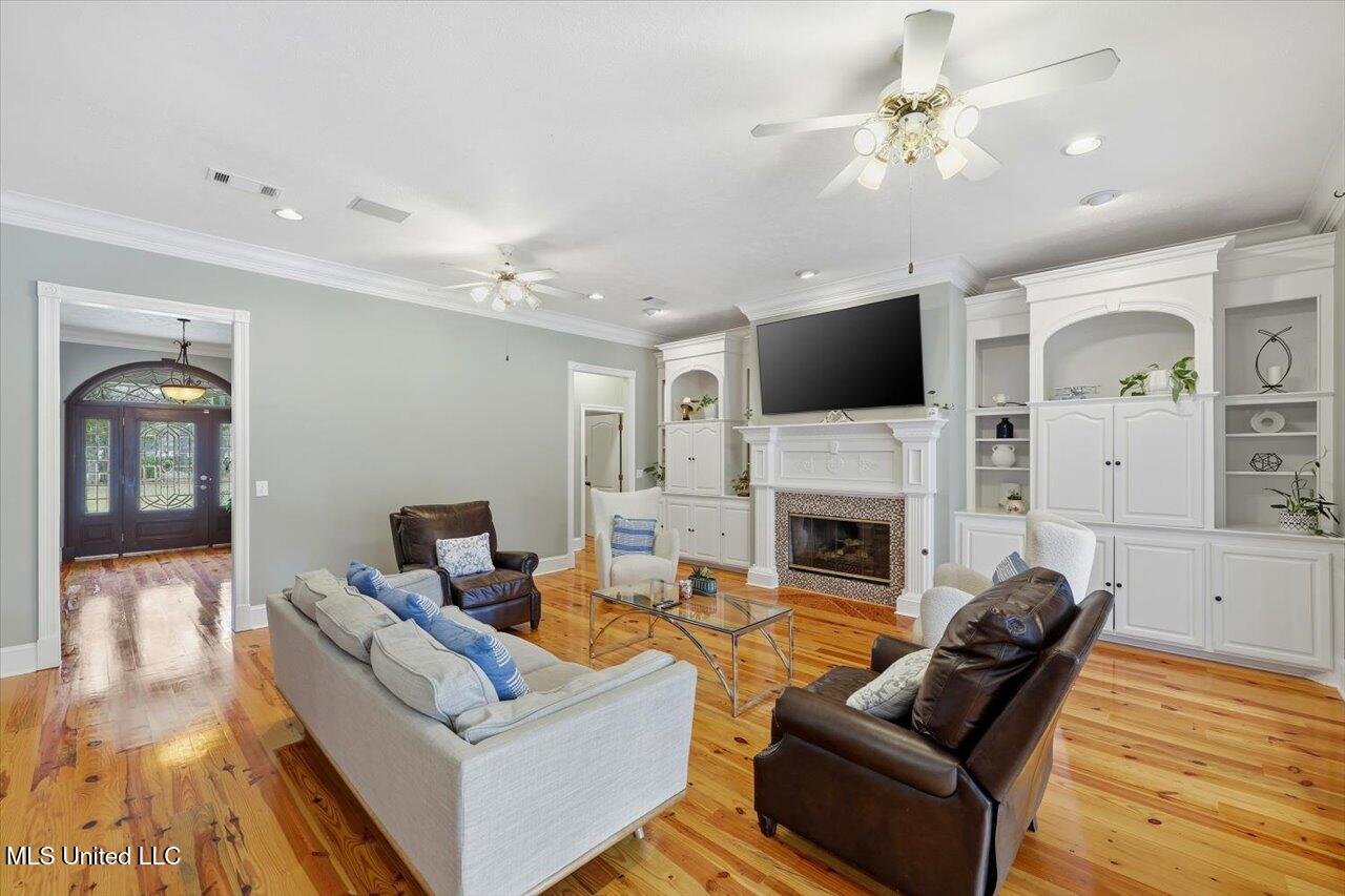 112 Saddle Creek Cove Property Photo 11