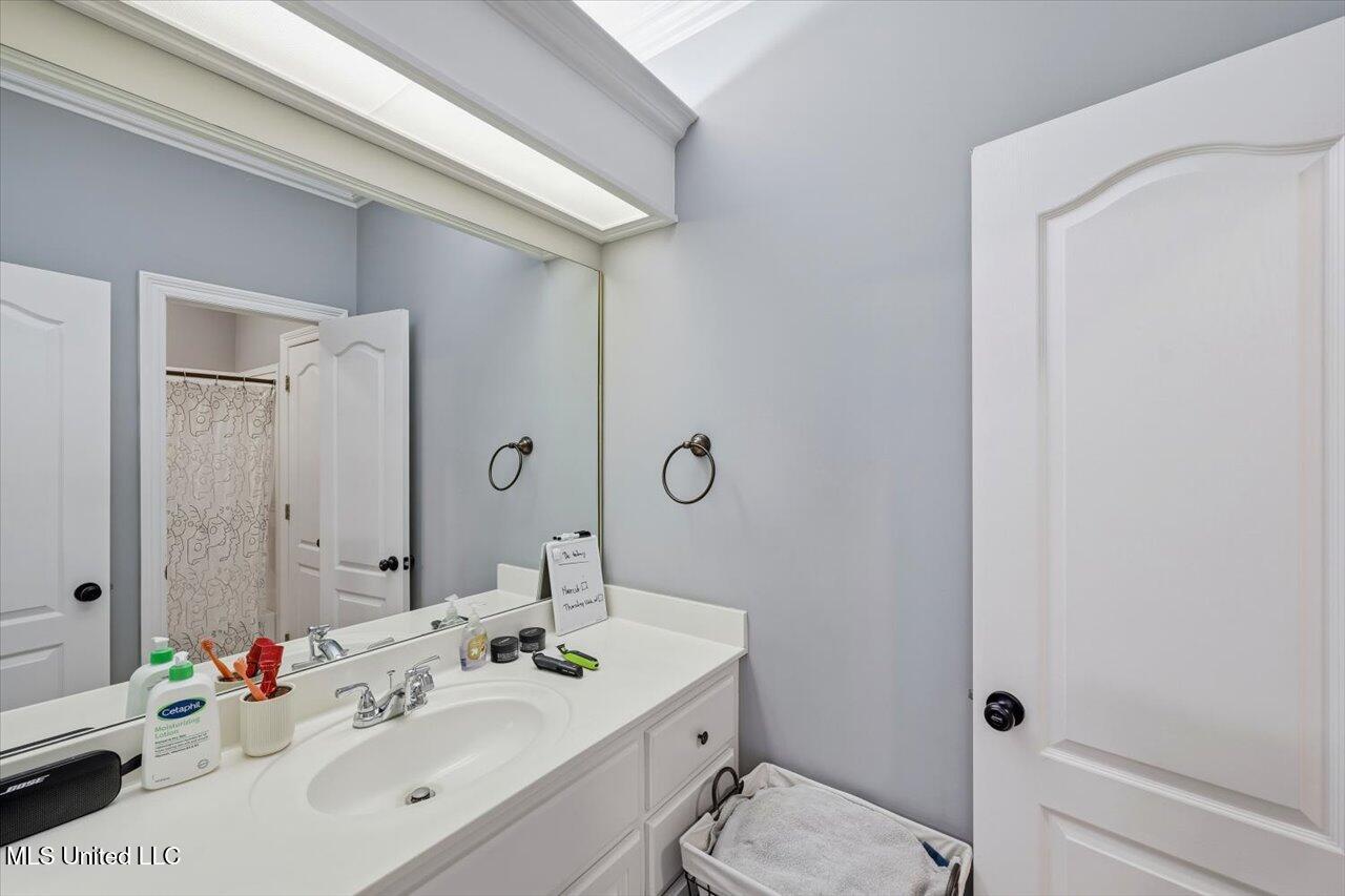 112 Saddle Creek Cove Property Photo 35