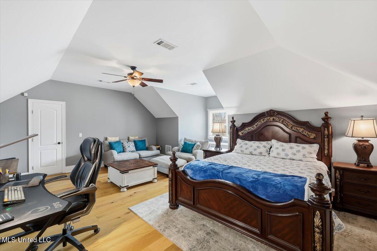 112 Saddle Creek Cove Property Photo 40