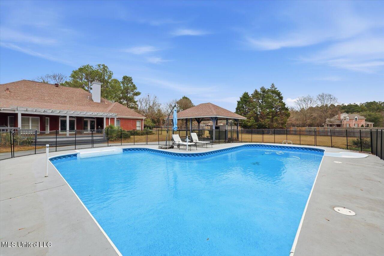 112 Saddle Creek Cove Property Photo 47