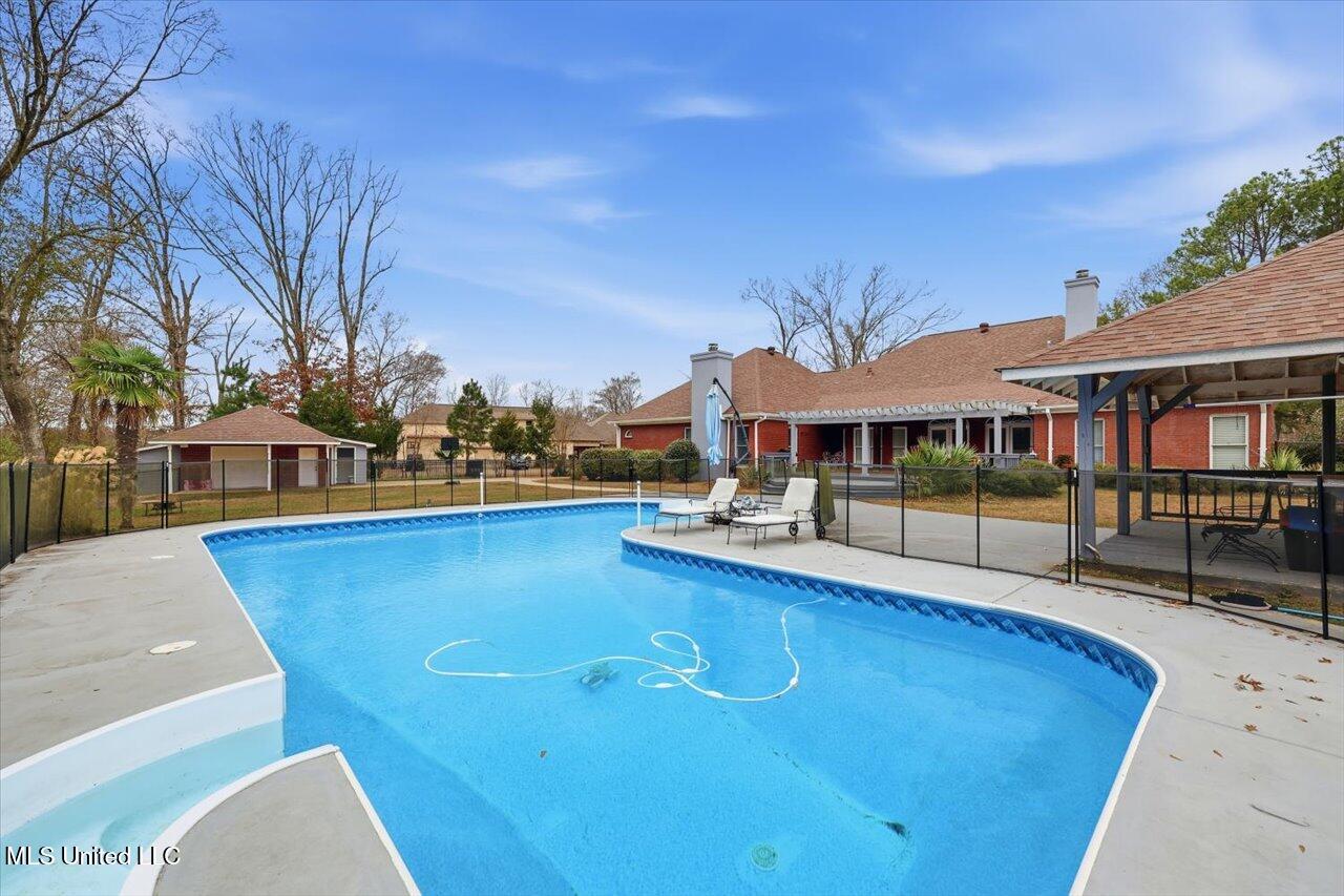 112 Saddle Creek Cove Property Photo 48