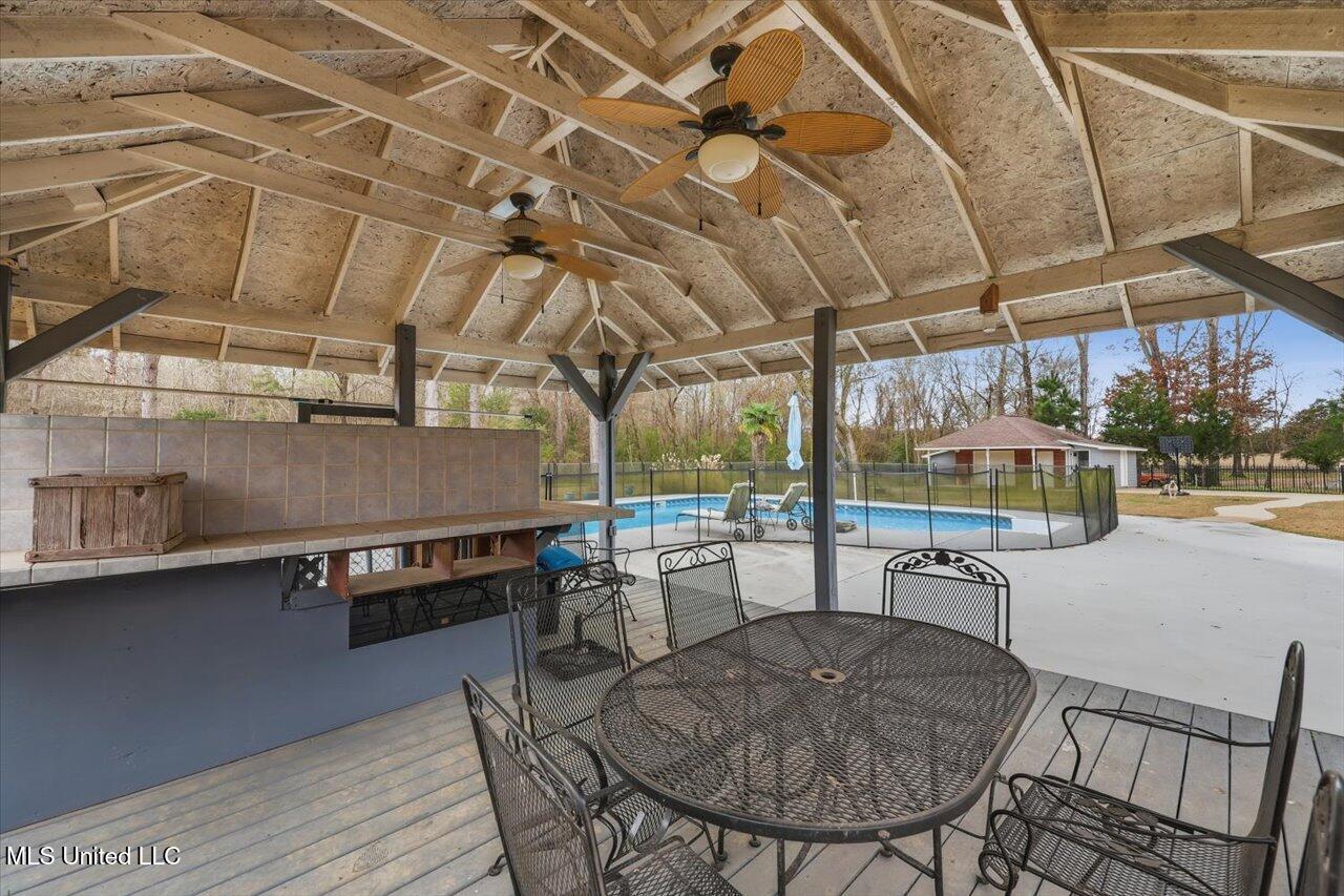 112 Saddle Creek Cove Property Photo 51