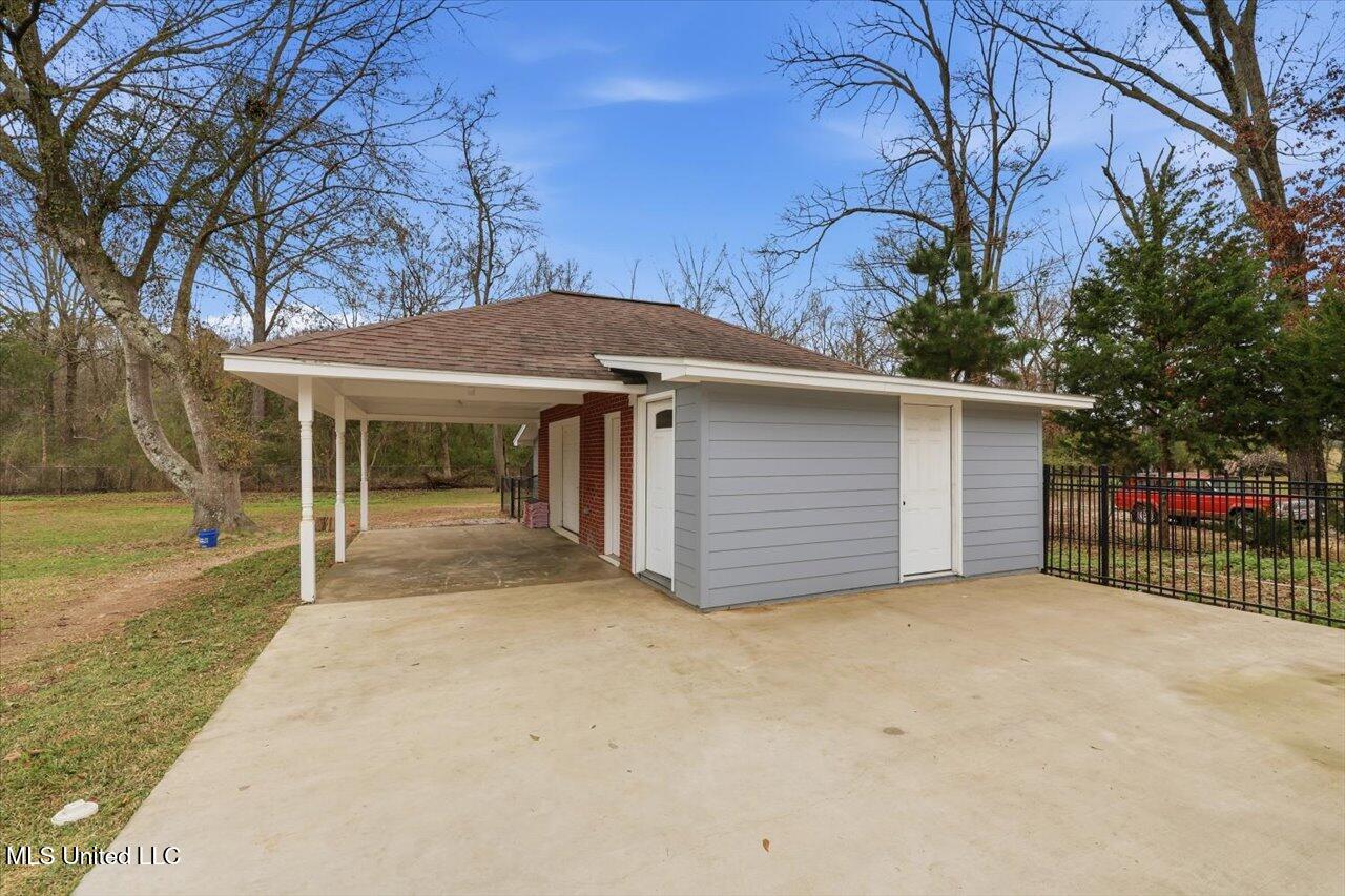 112 Saddle Creek Cove Property Photo 54