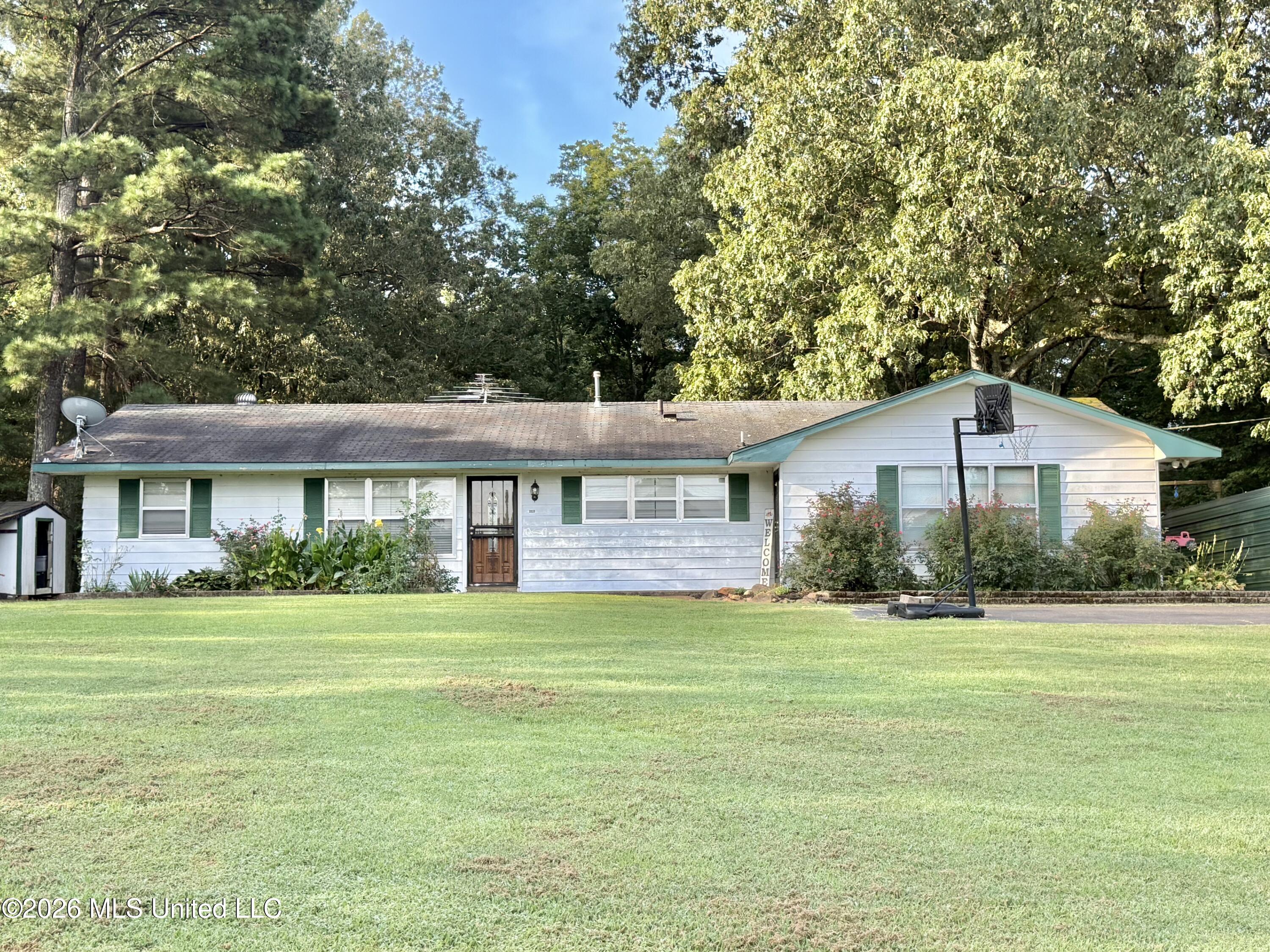 491 S Thunderbird Drive Property Photo 2
