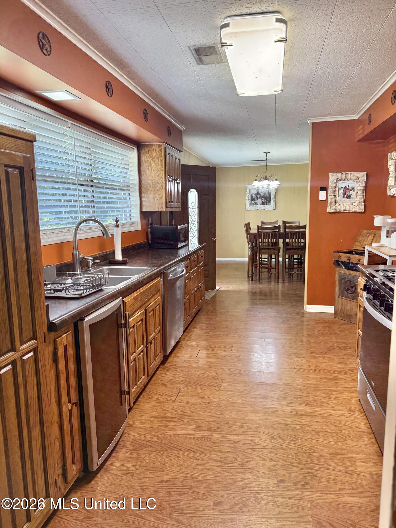 491 S Thunderbird Drive Property Photo 3