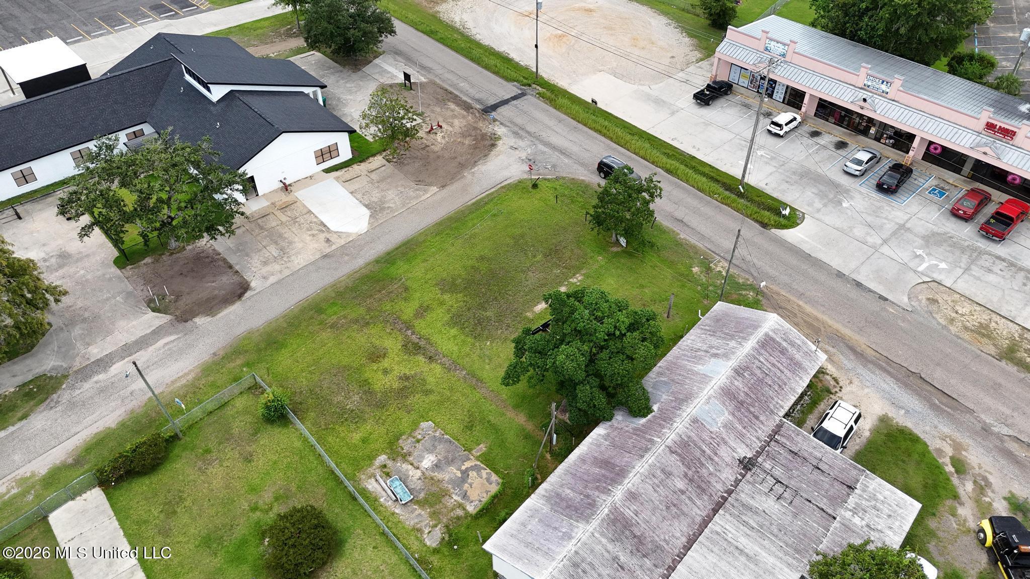 2304 Mclaurin Street Property Photo 4
