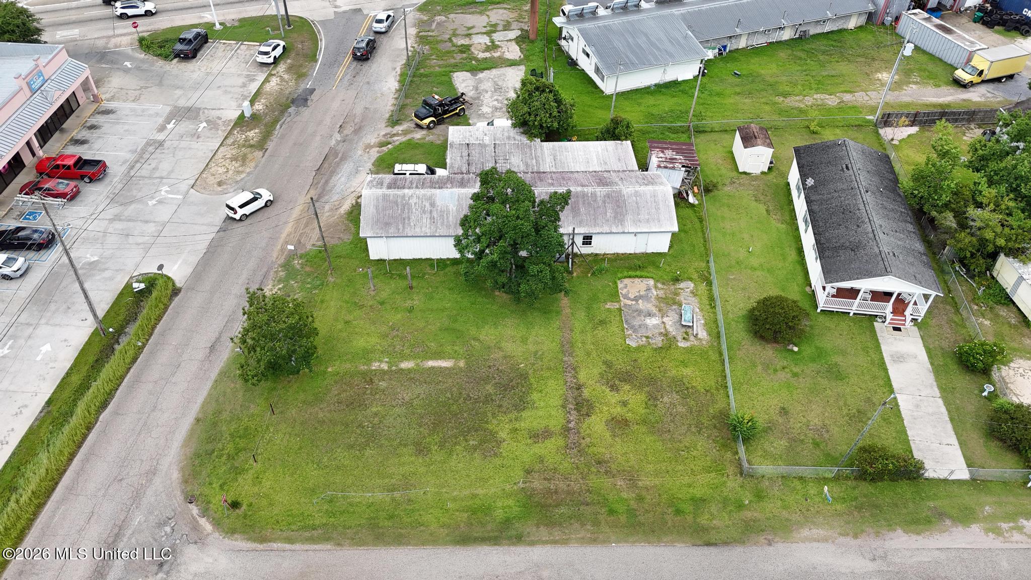 2304 Mclaurin Street Property Photo 7