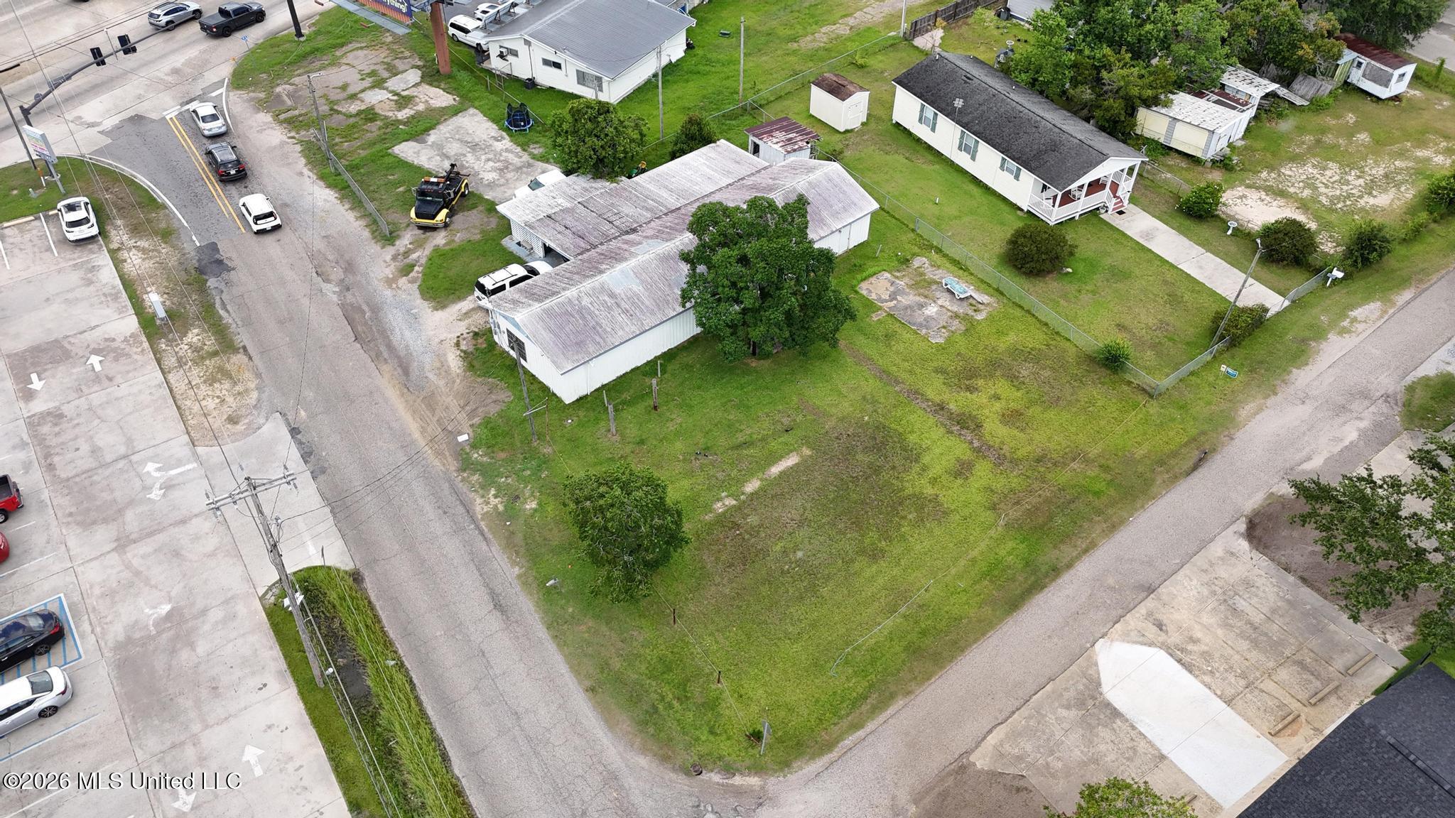 2304 Mclaurin Street Property Photo 8