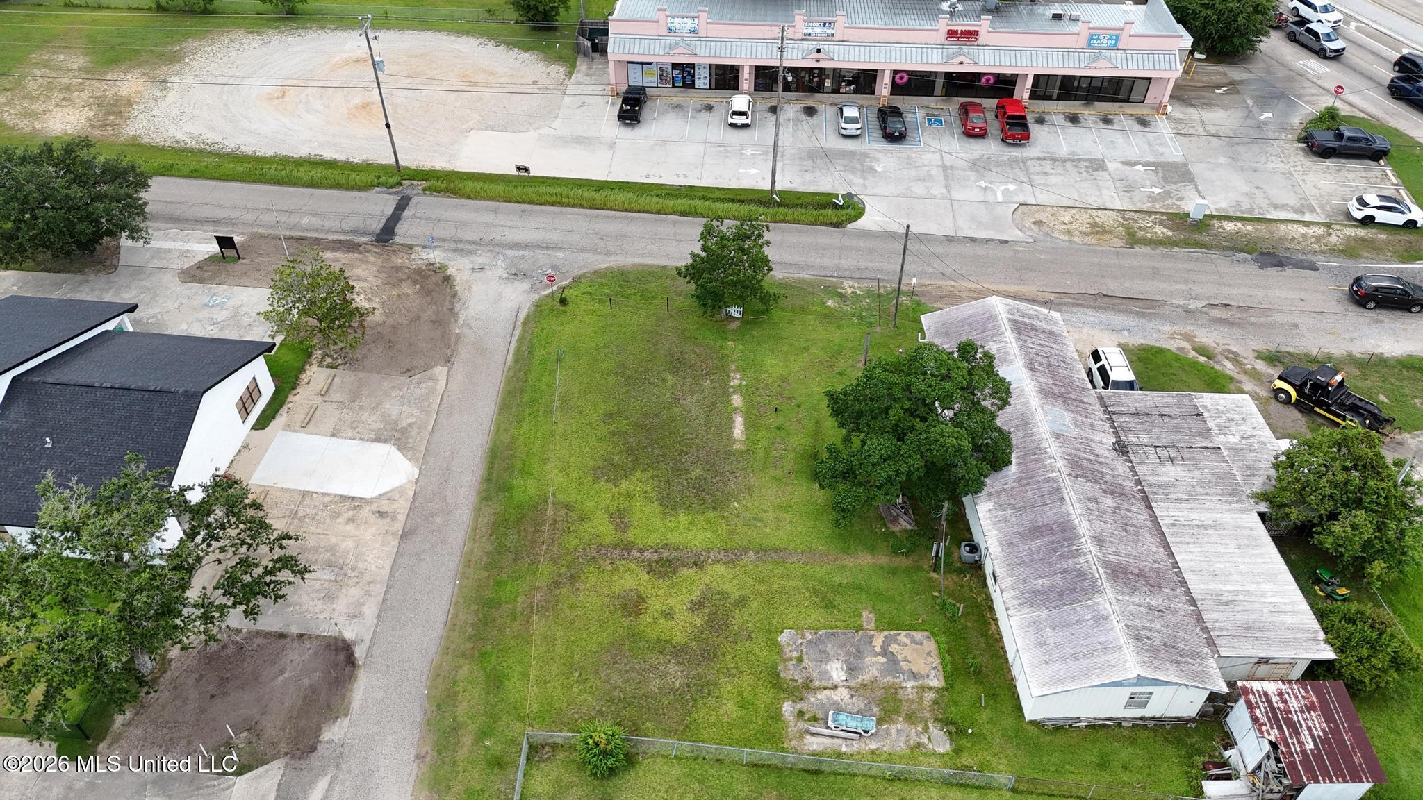 2304 Mclaurin Street Property Photo 5