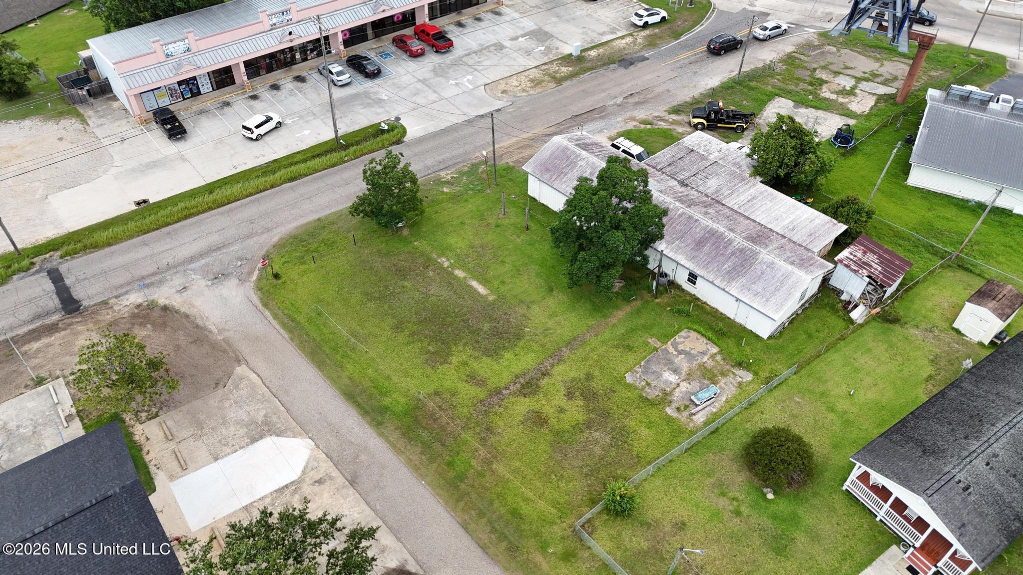 2304 Mclaurin Street Property Photo 6
