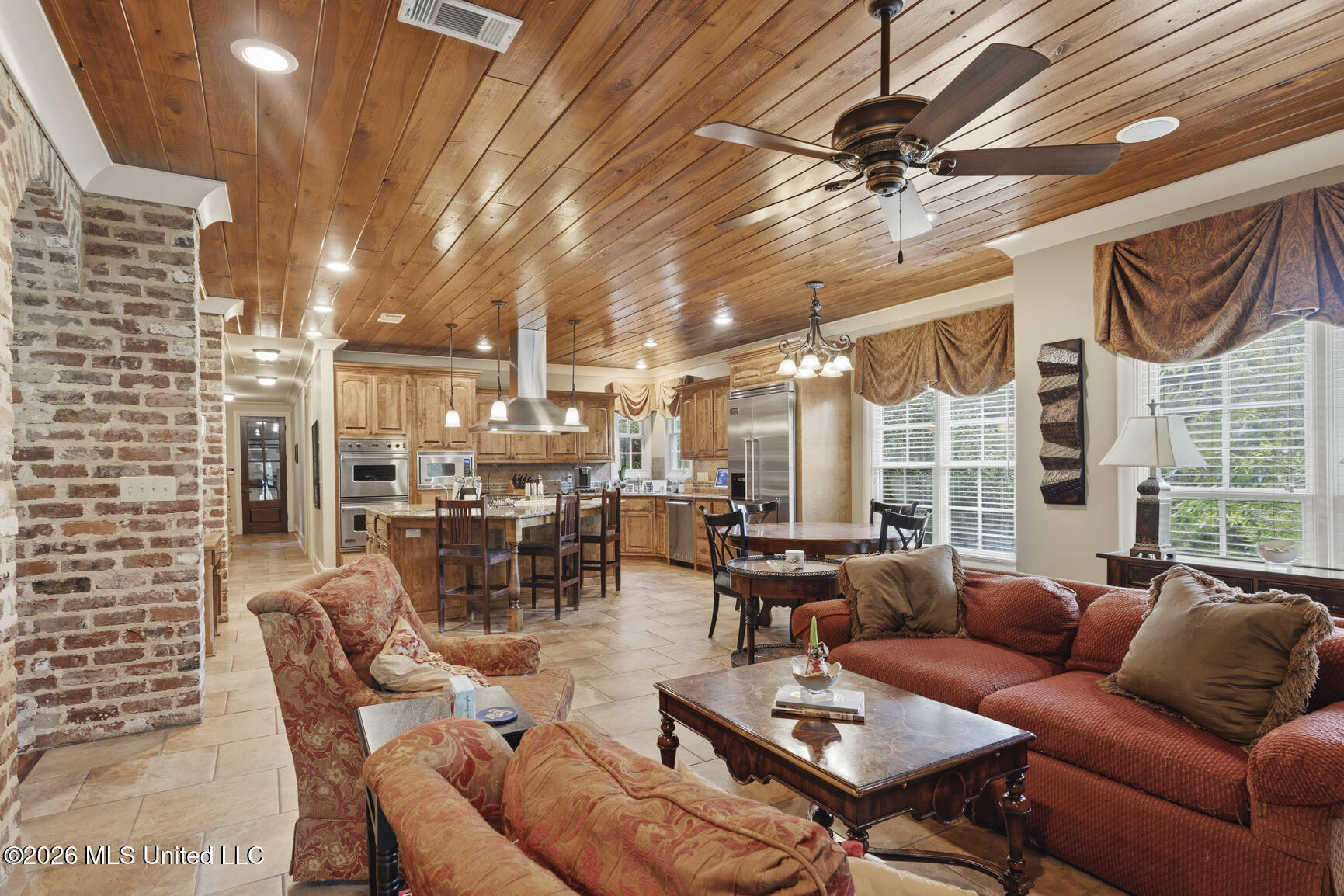 118 Glenwood Bend Property Photo 14