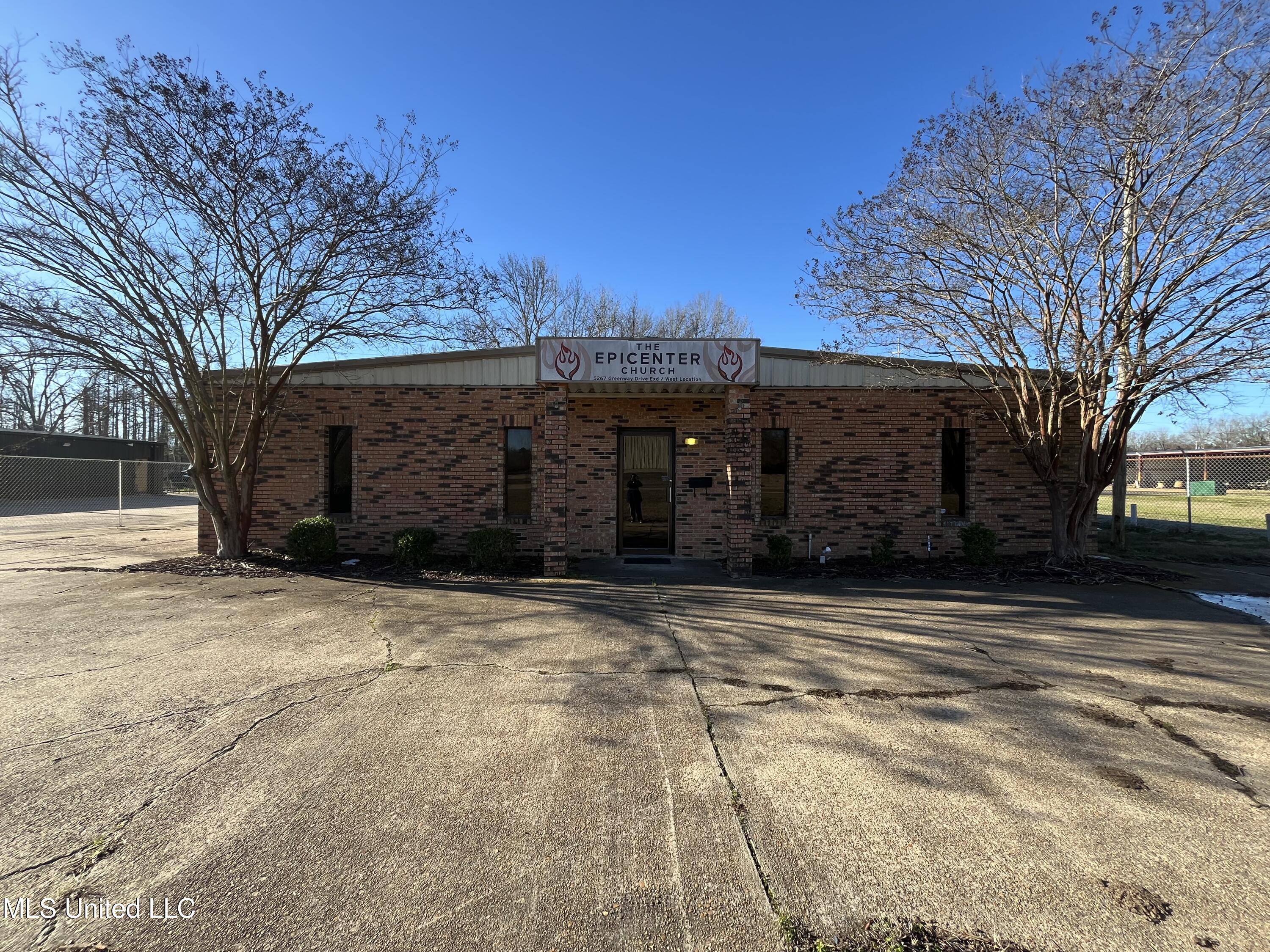 5267 Greenway Drive Property Photo 1