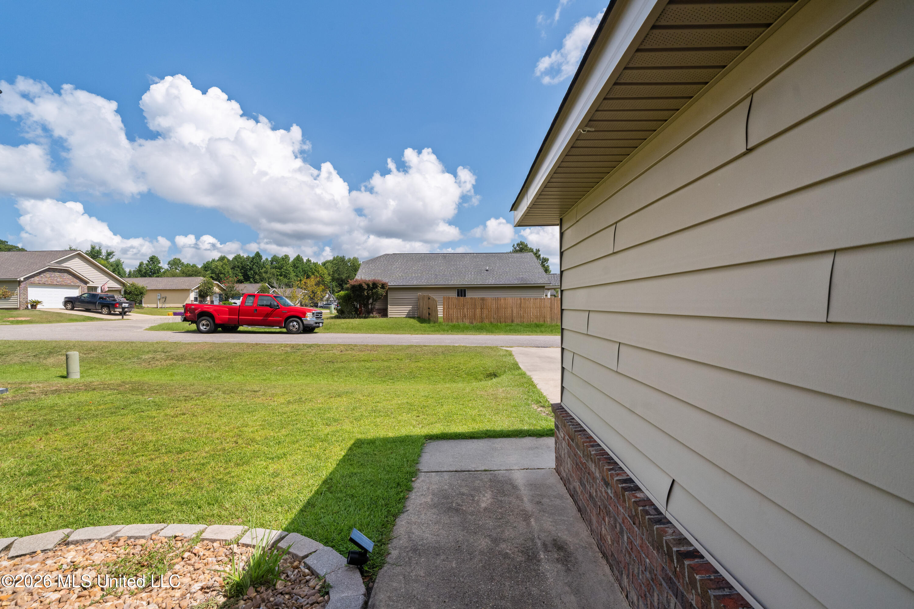 40 S Ambrose Property Photo 6