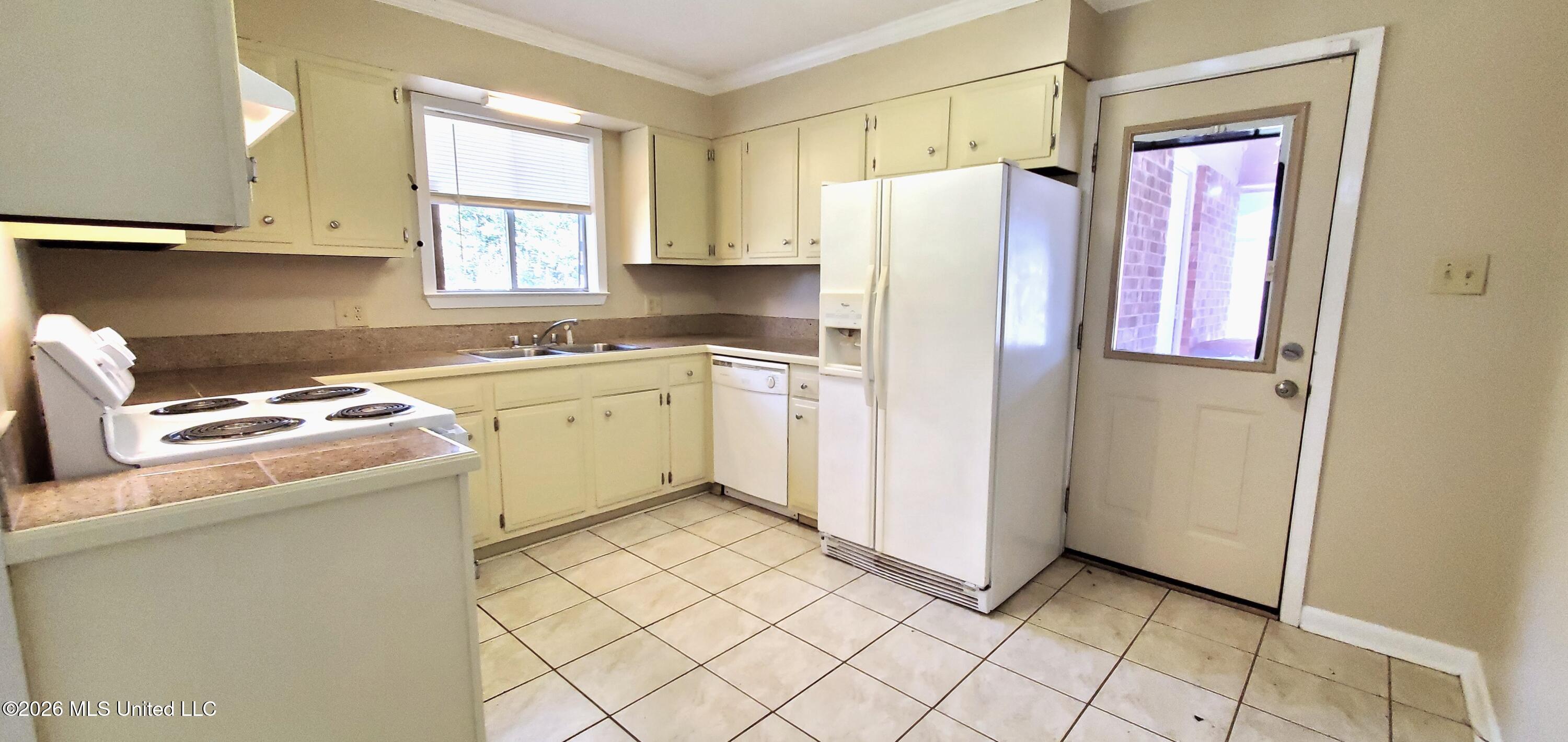 4205 Yosemite Drive Property Photo 3