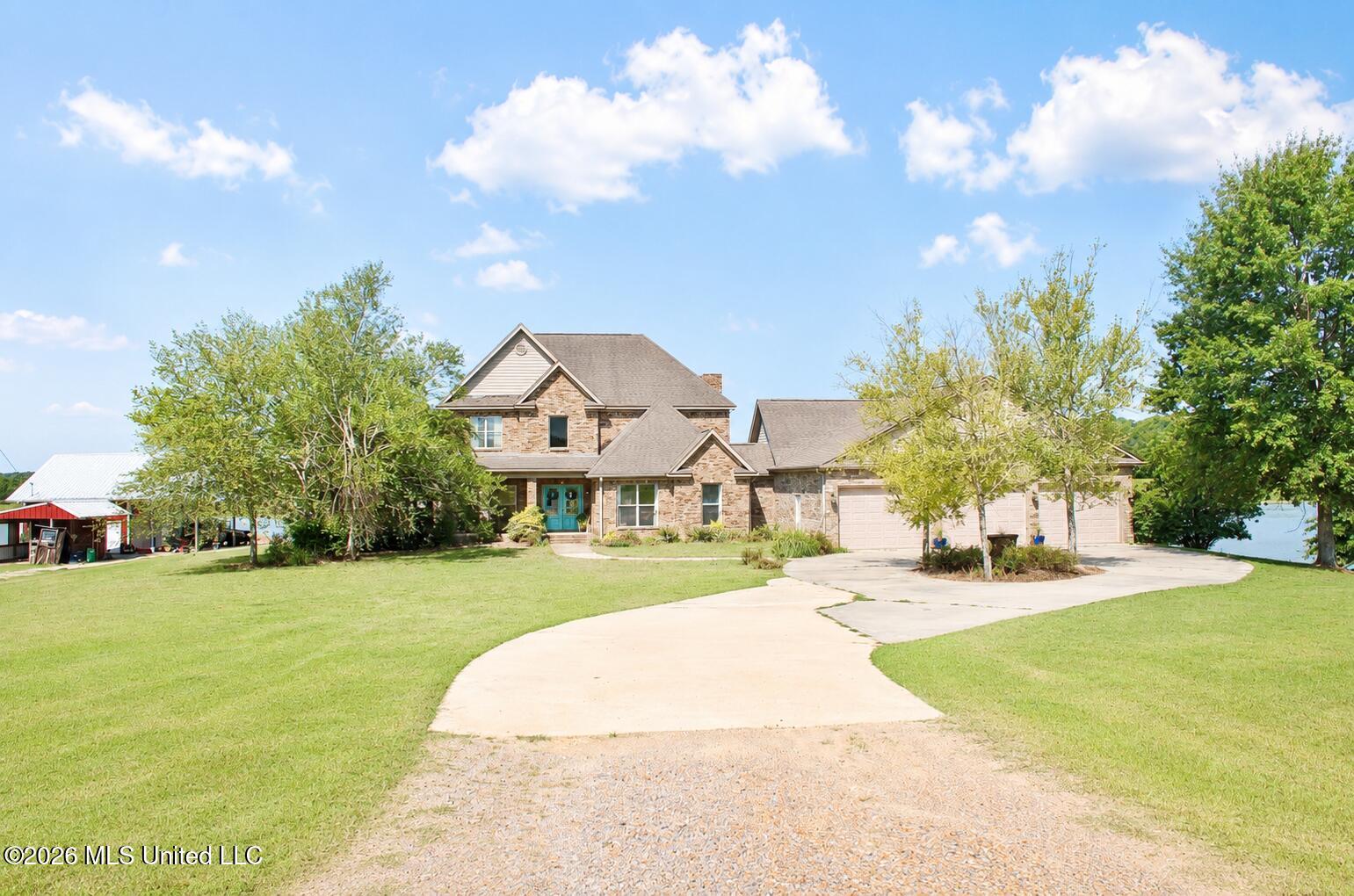 1037 Wellington Ridge Drive Property Photo 3