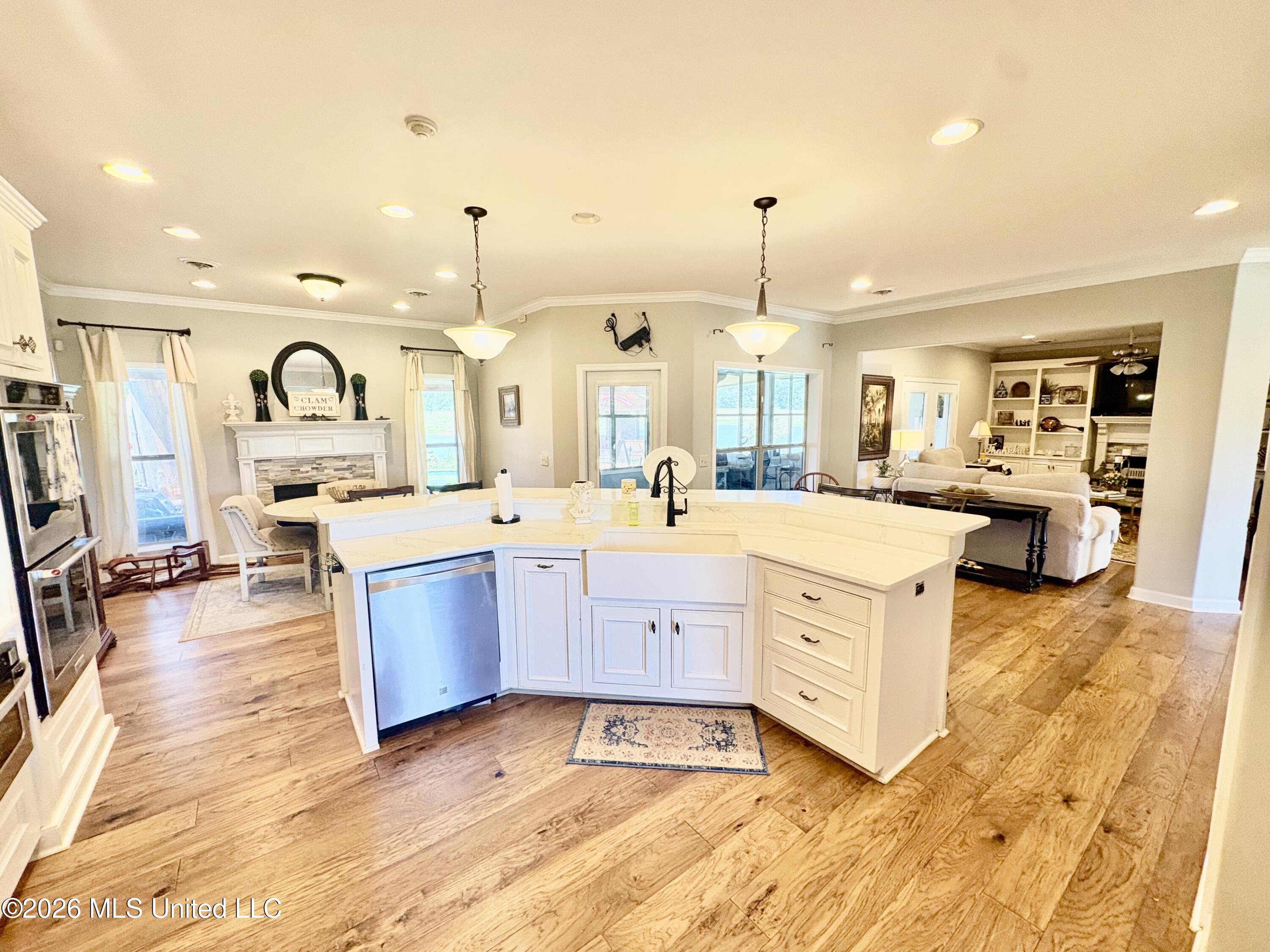 1037 Wellington Ridge Drive Property Photo 7