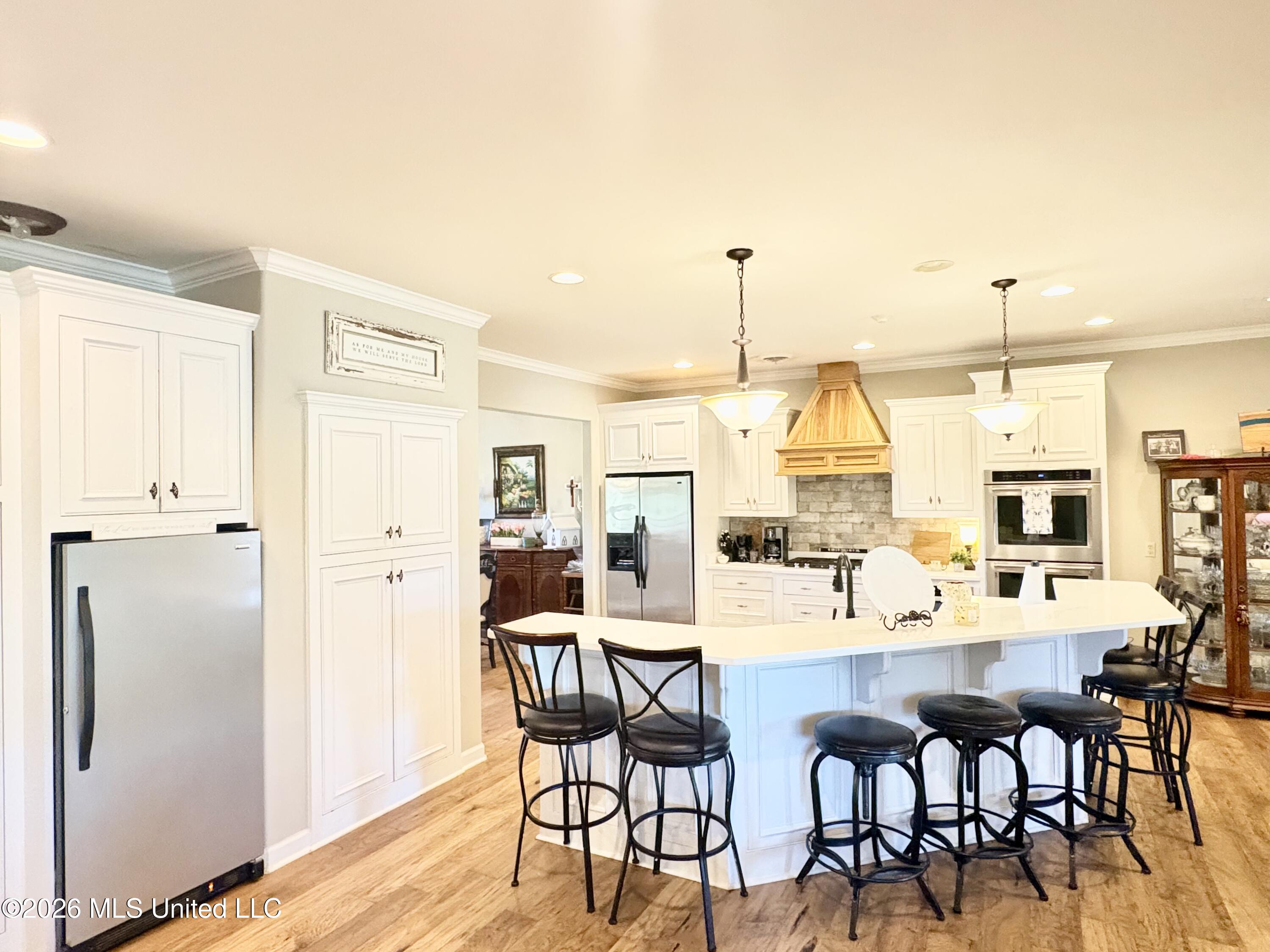 1037 Wellington Ridge Drive Property Photo 8
