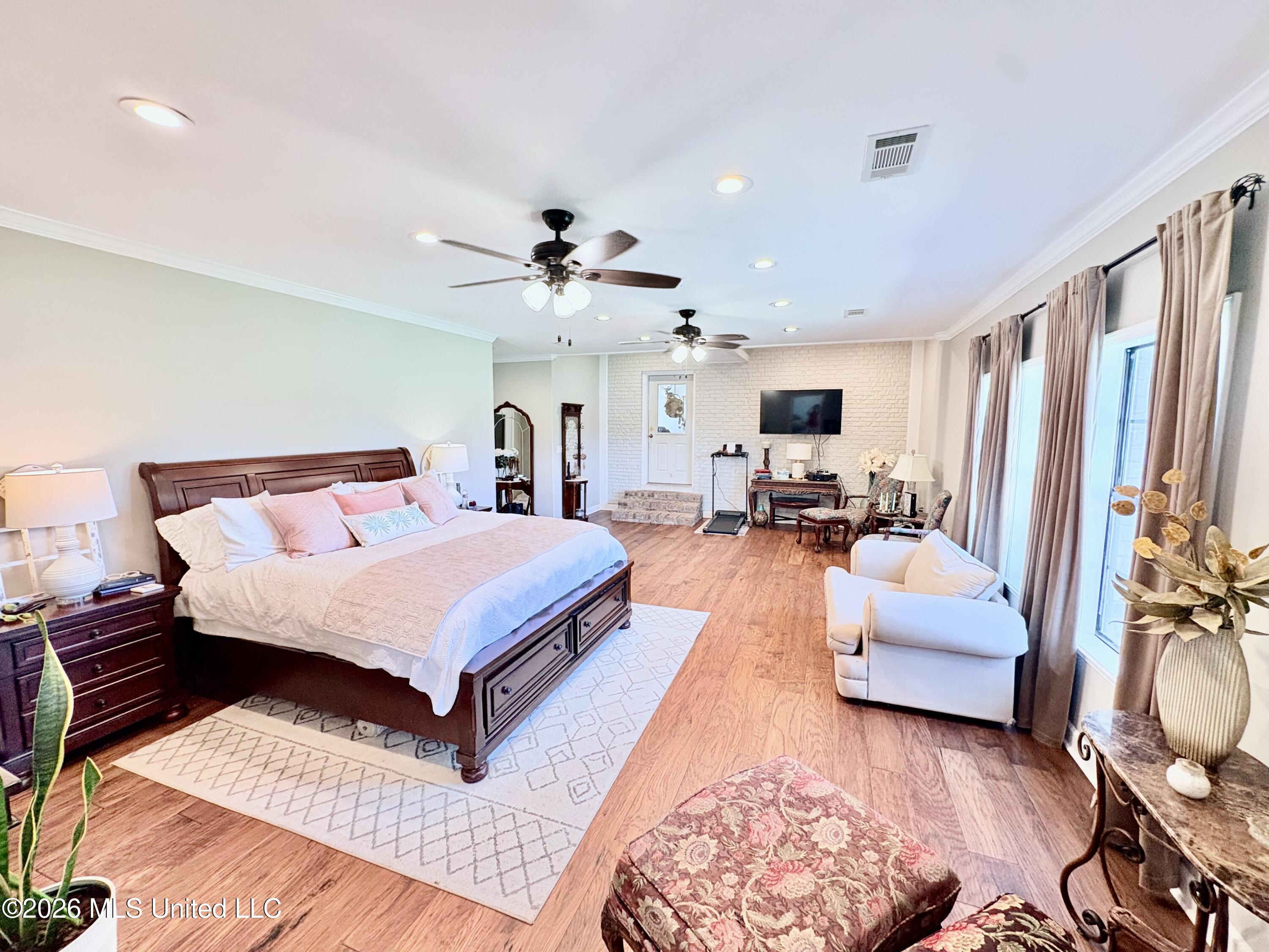 1037 Wellington Ridge Drive Property Photo 14