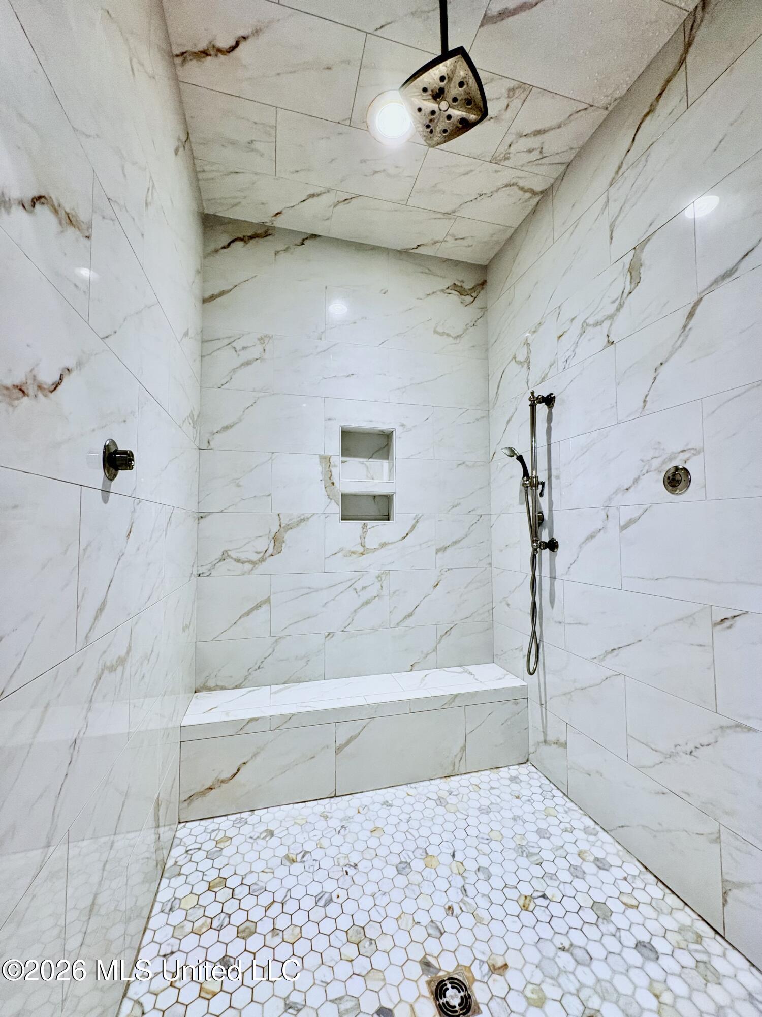 1037 Wellington Ridge Drive Property Photo 17