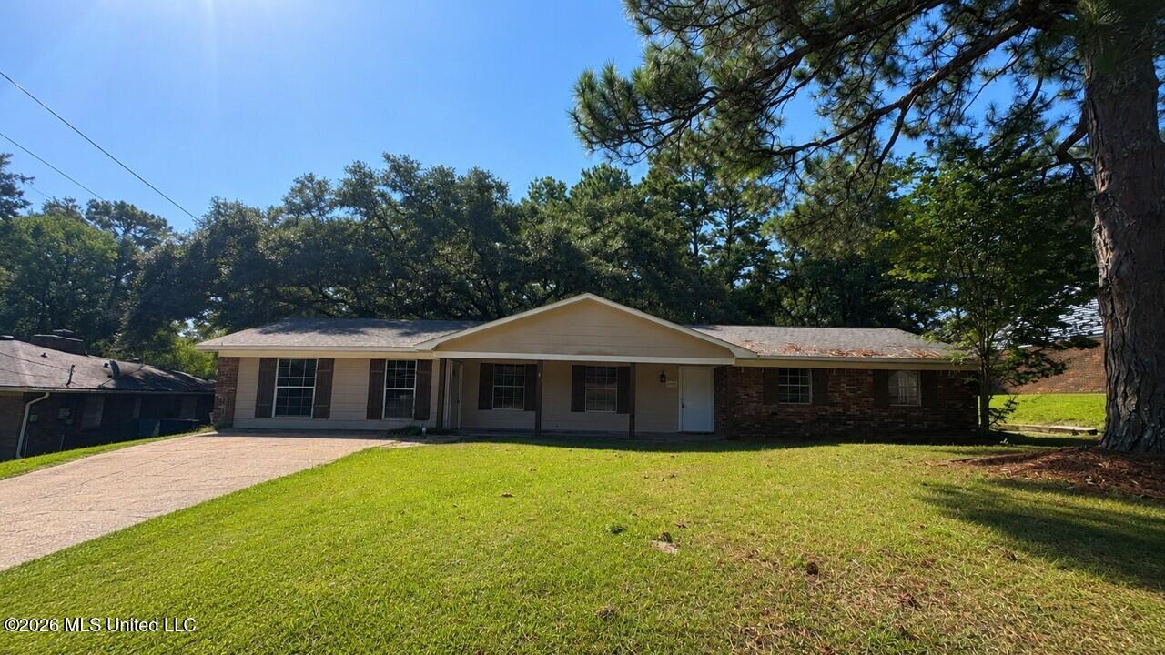 1009 Laurelwood Drive Property Photo 1