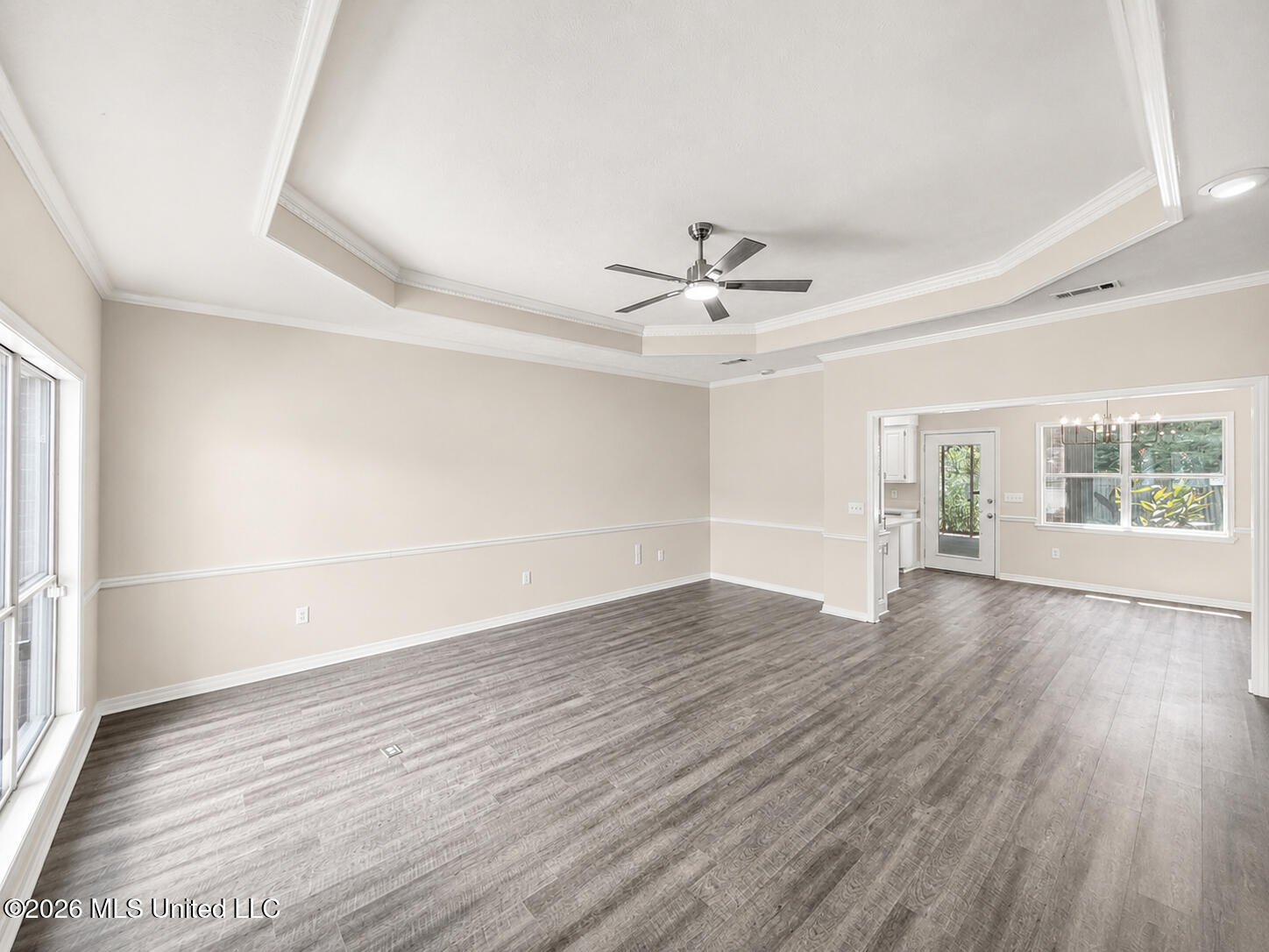 1103 Arbor Place Property Photo 4