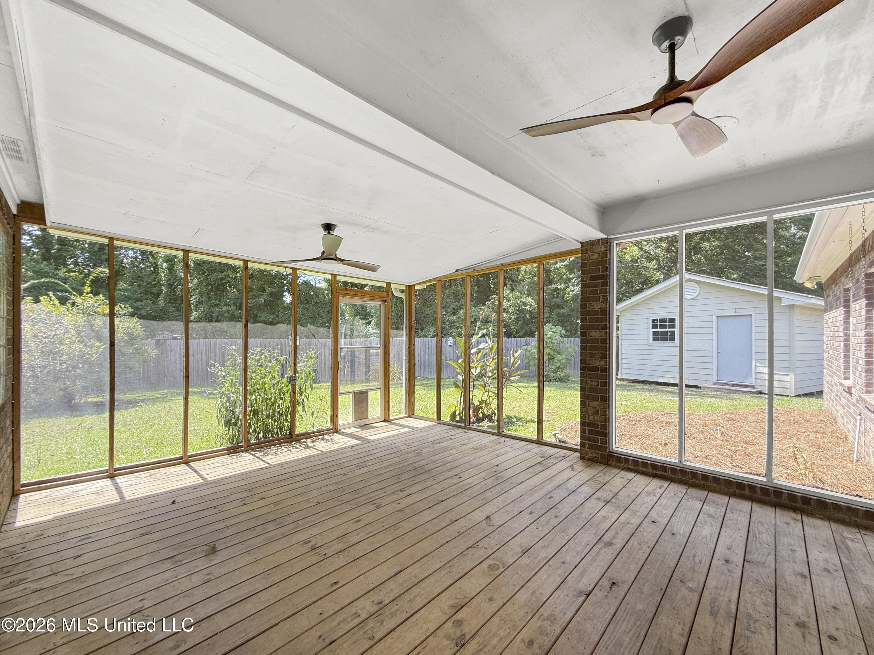 1103 Arbor Place Property Photo 22