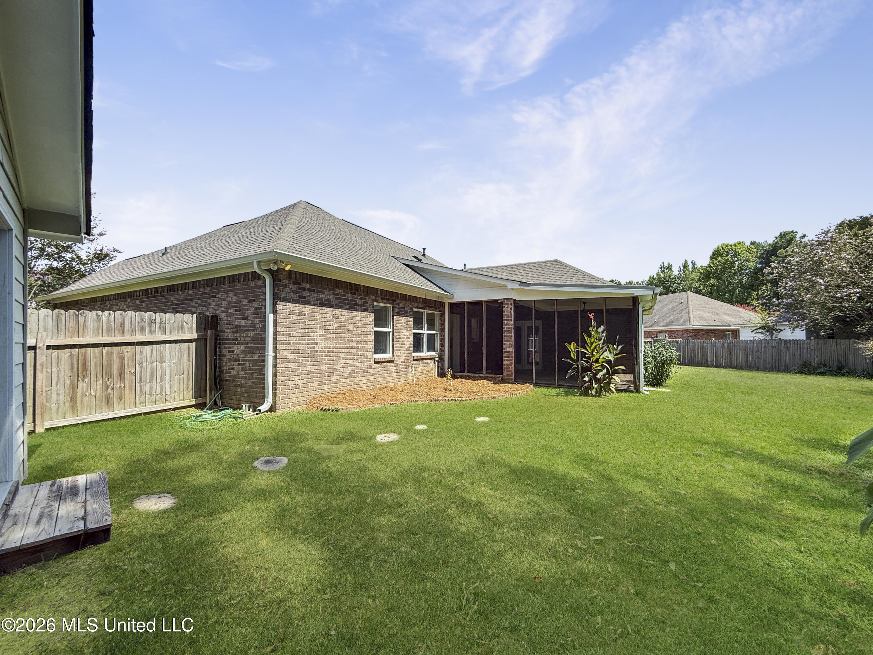 1103 Arbor Place Property Photo 23