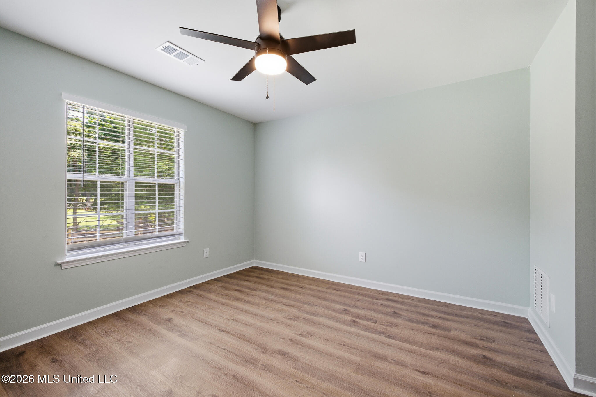 8690 Hunters Run Drive Property Photo 26