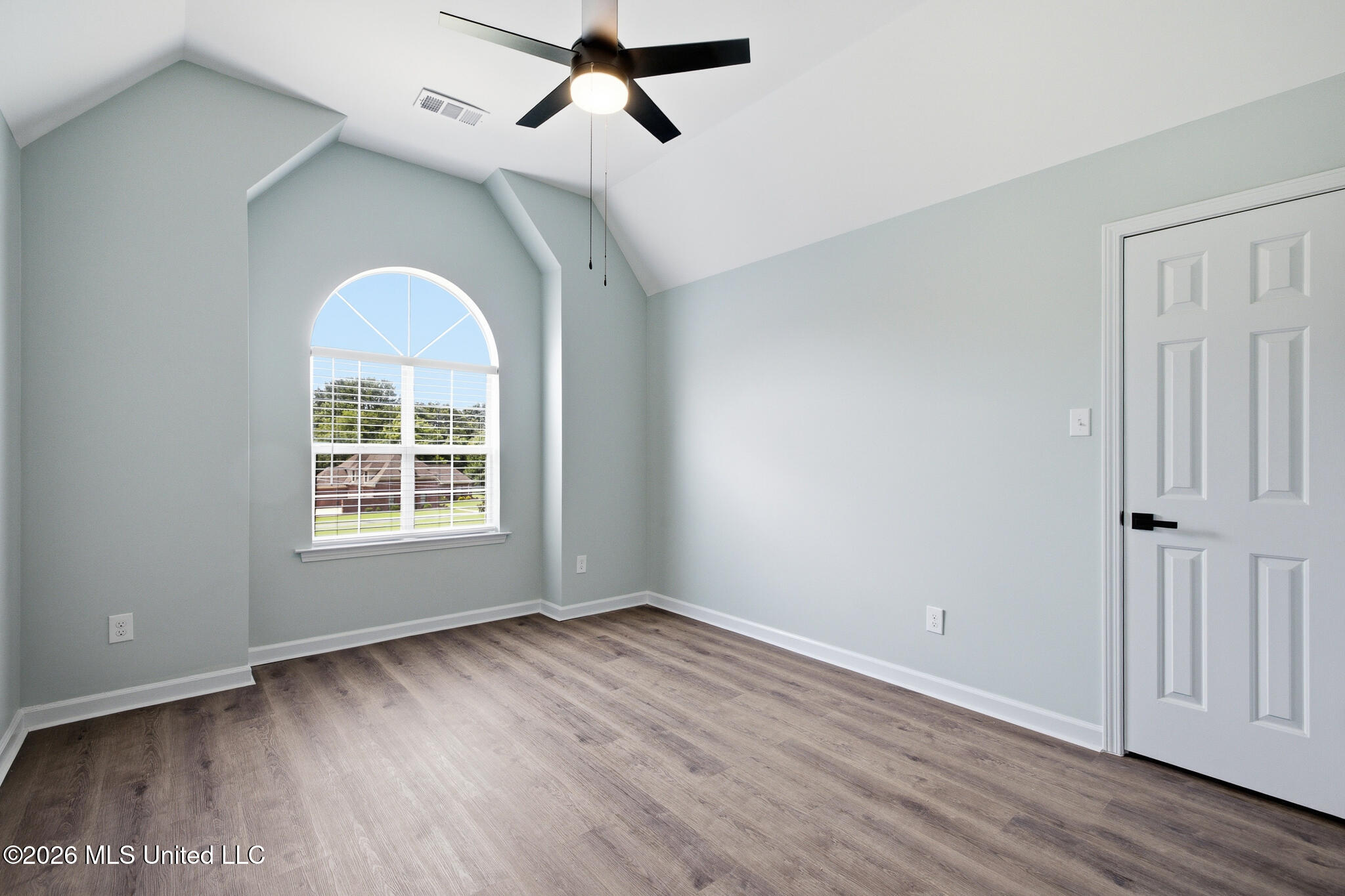 8690 Hunters Run Drive Property Photo 28