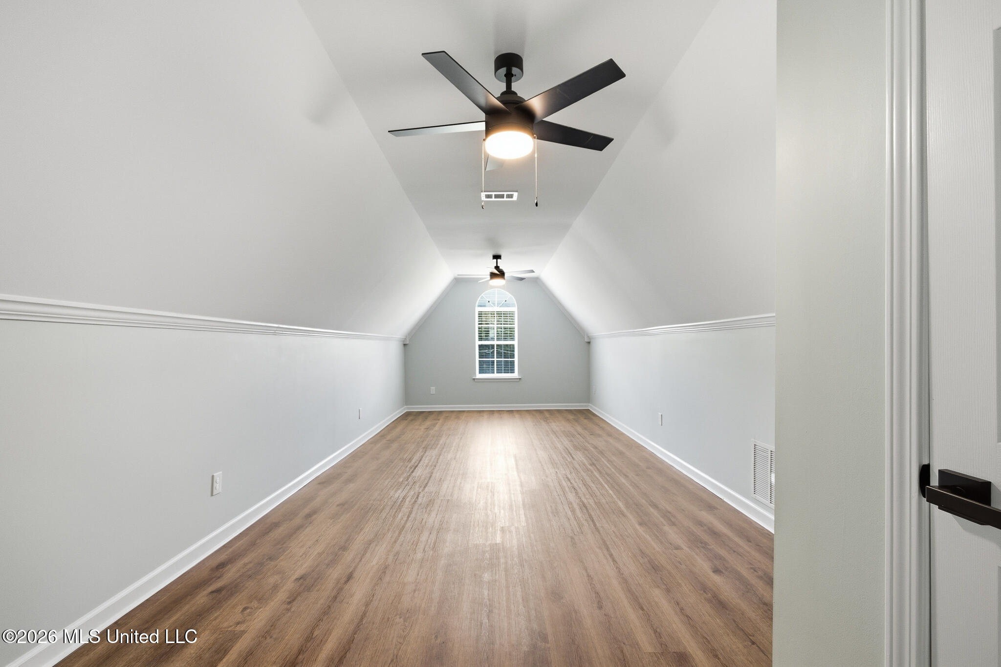 8690 Hunters Run Drive Property Photo 29
