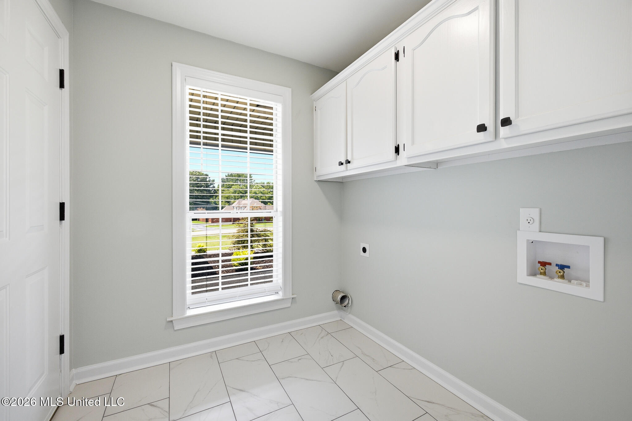 8690 Hunters Run Drive Property Photo 31