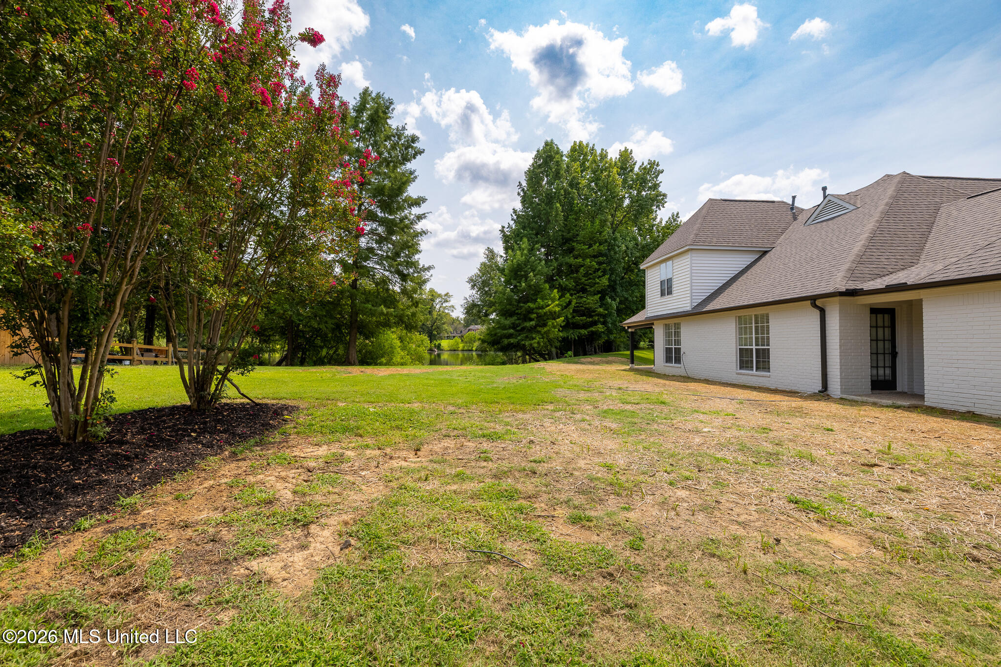 8690 Hunters Run Drive Property Photo 32
