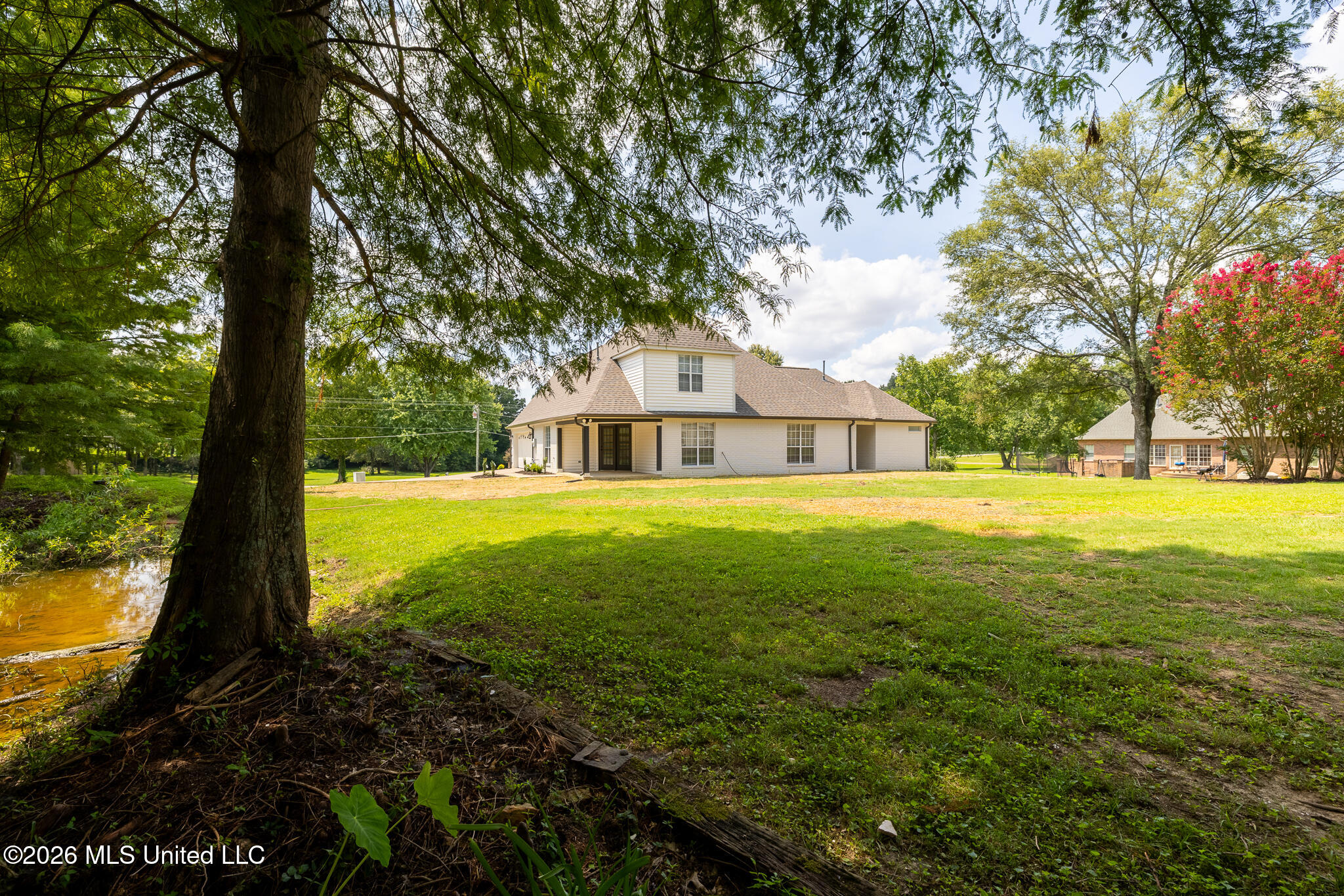 8690 Hunters Run Drive Property Photo 33