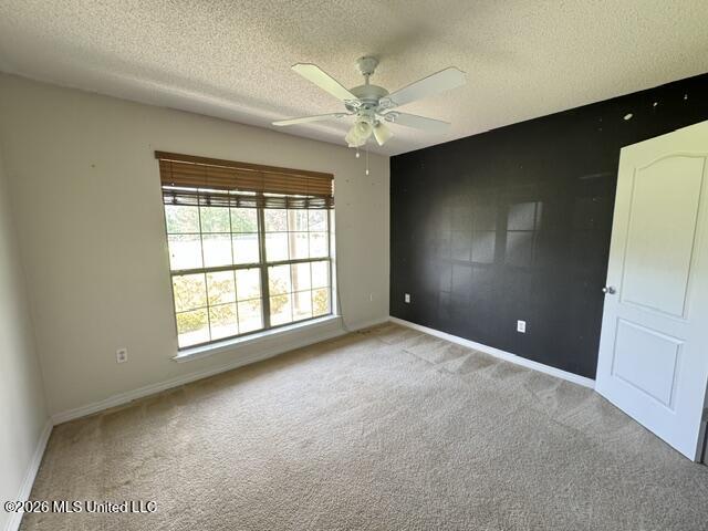 4 W Deerwood Drive Property Photo 5